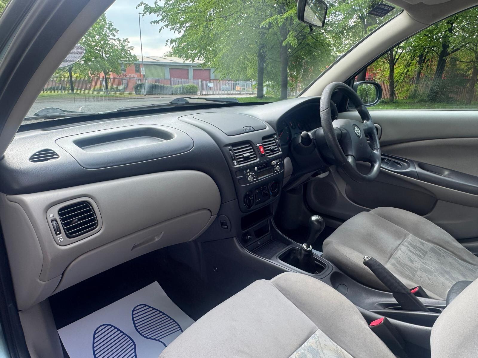 Nissan Almera - Image 19