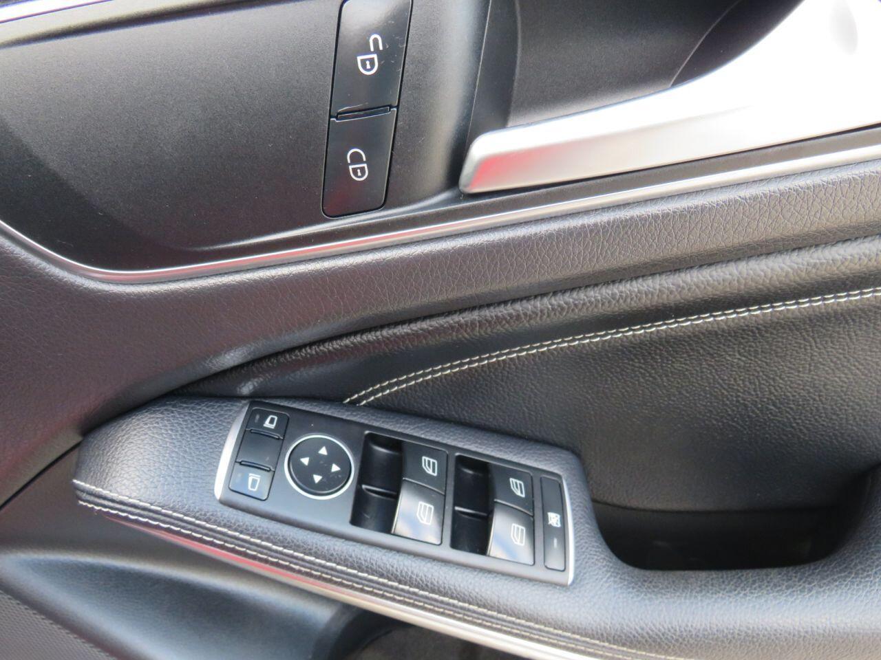 Mercedes-benz GLA - Image 18