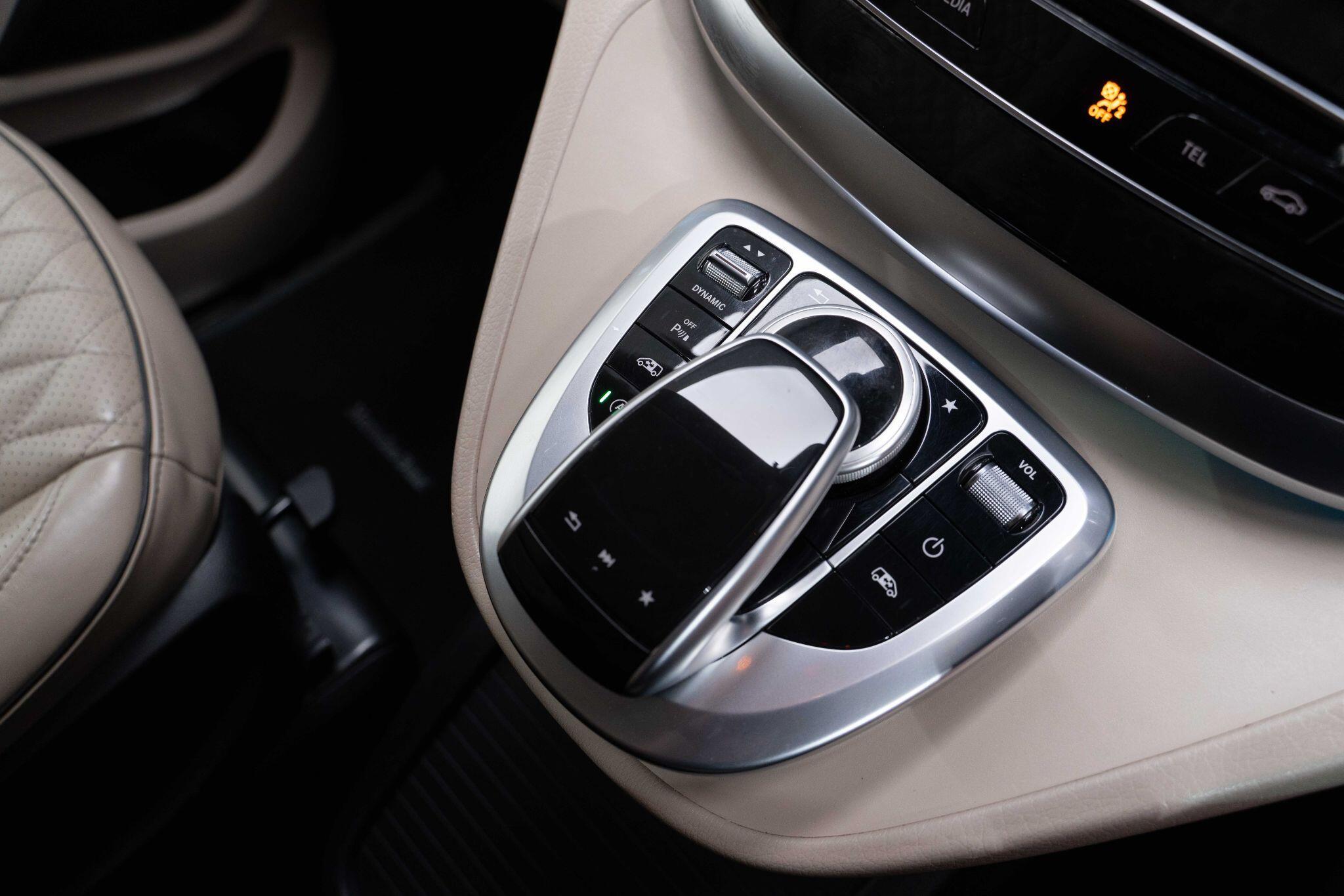 Mercedes V Class - Image 3