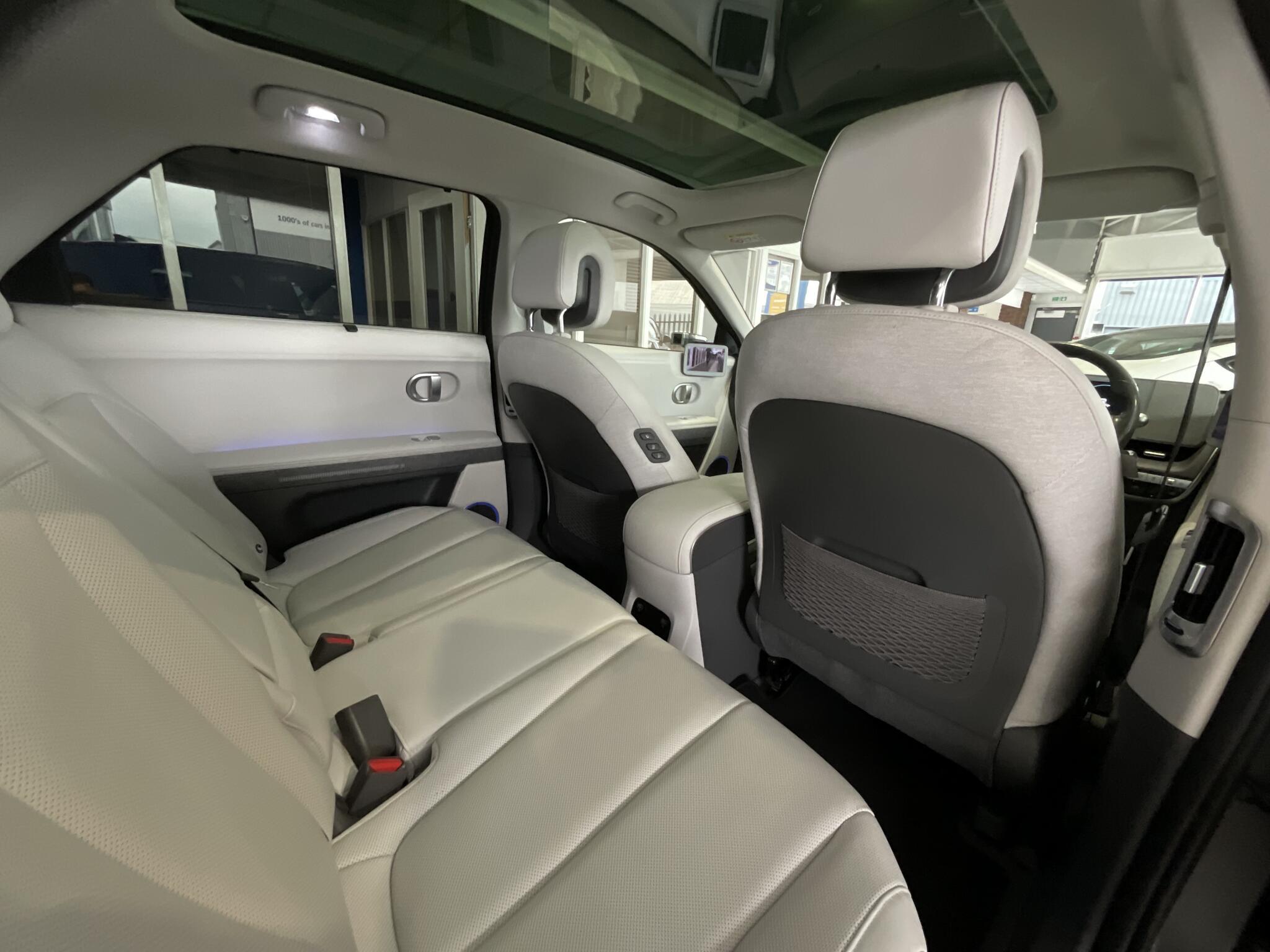 Hyundai Ioniq 5 - Image 9