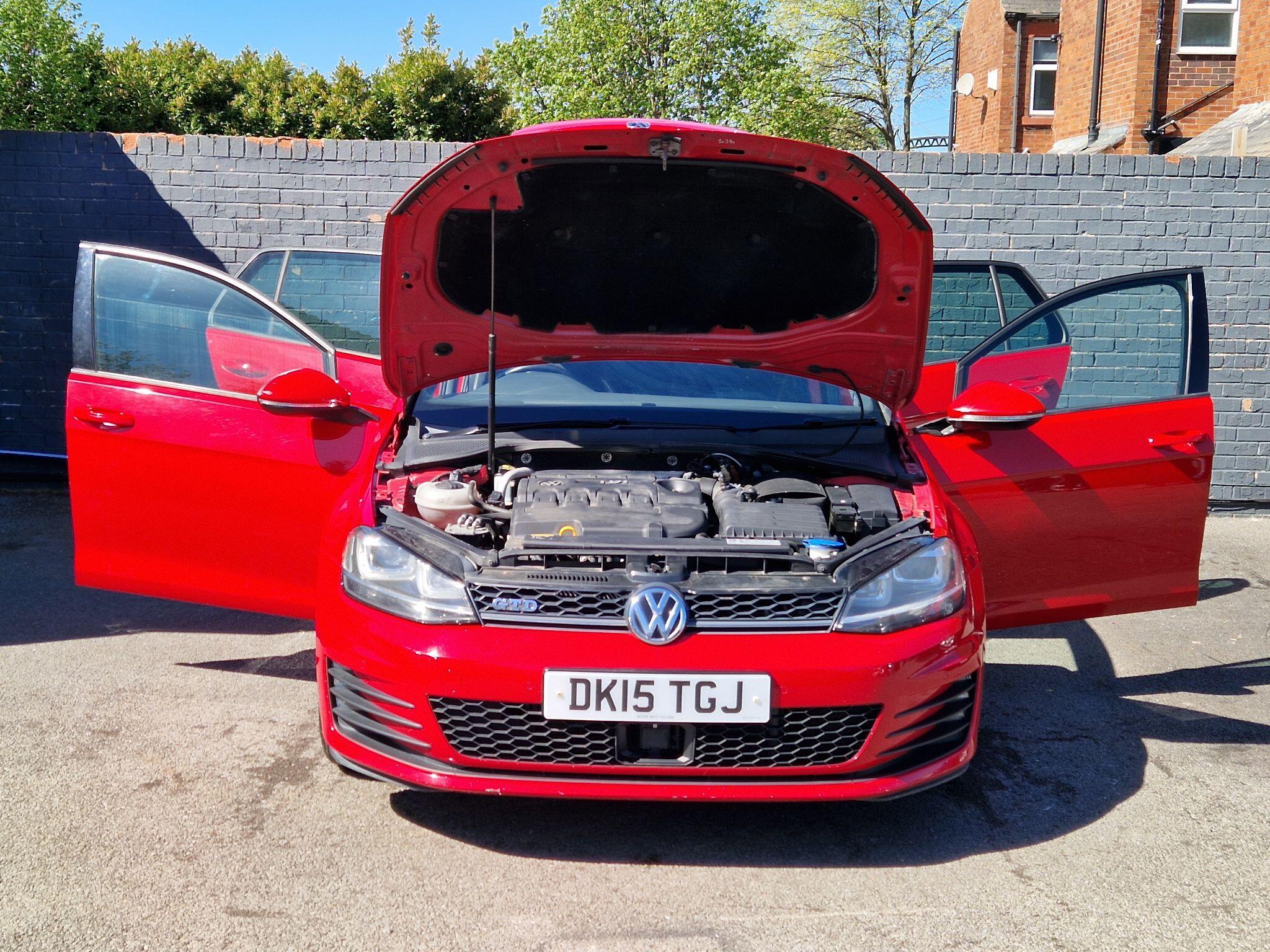 Volkswagen Golf - Image 13