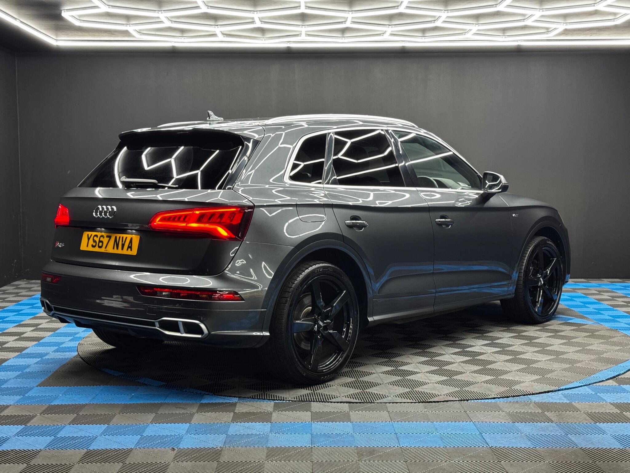 Audi SQ5 - Image 5