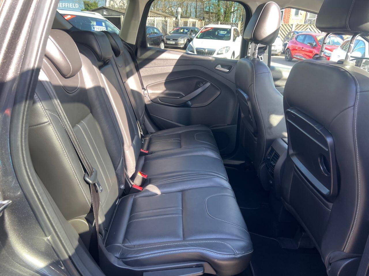 Ford Kuga - Image 34