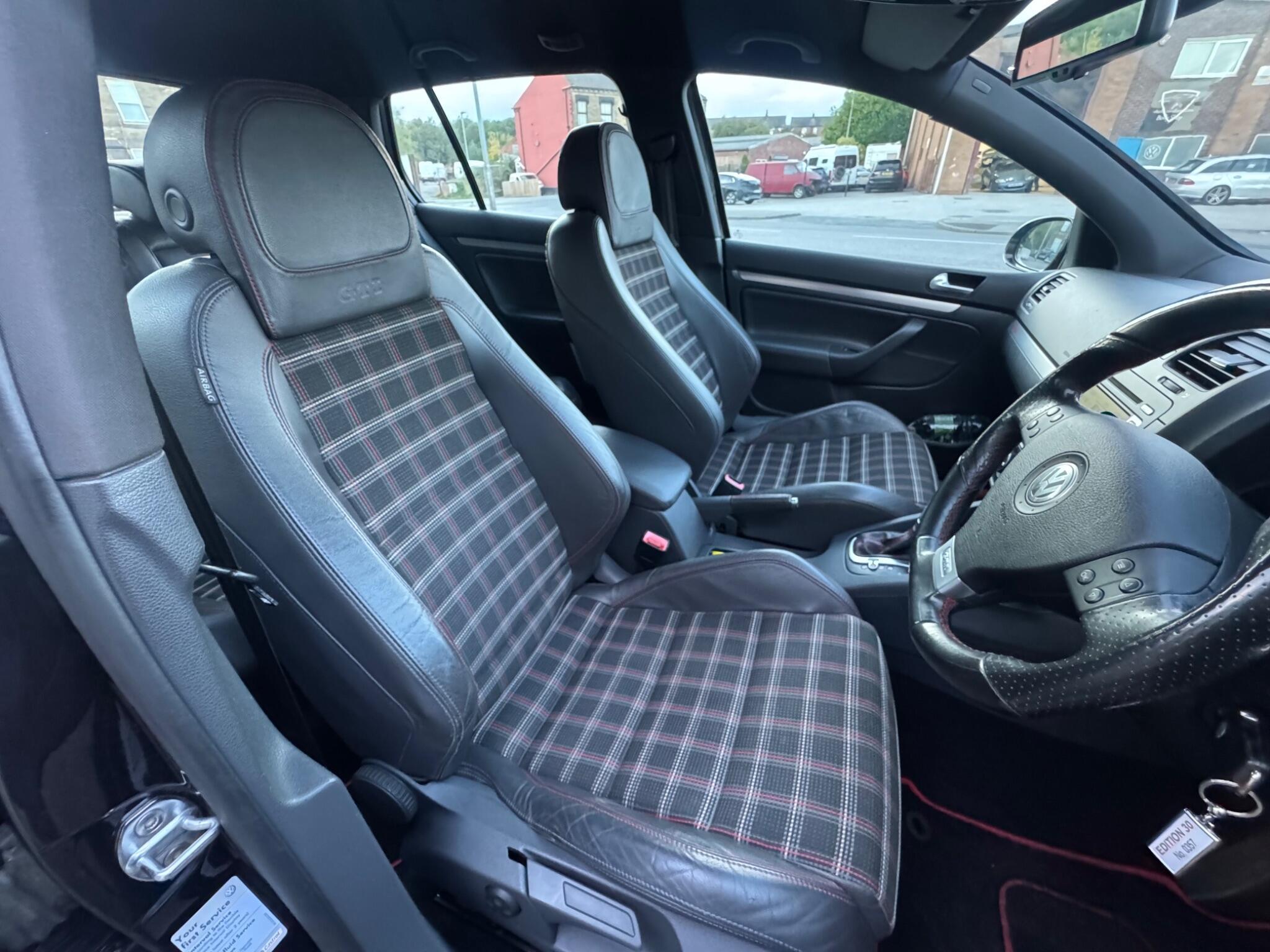 Volkswagen Golf - Image 16