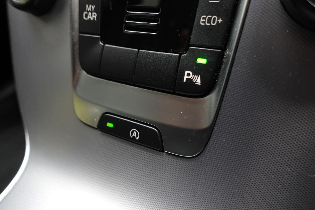 Volvo V40 CROSS COUNTRY - Image 38