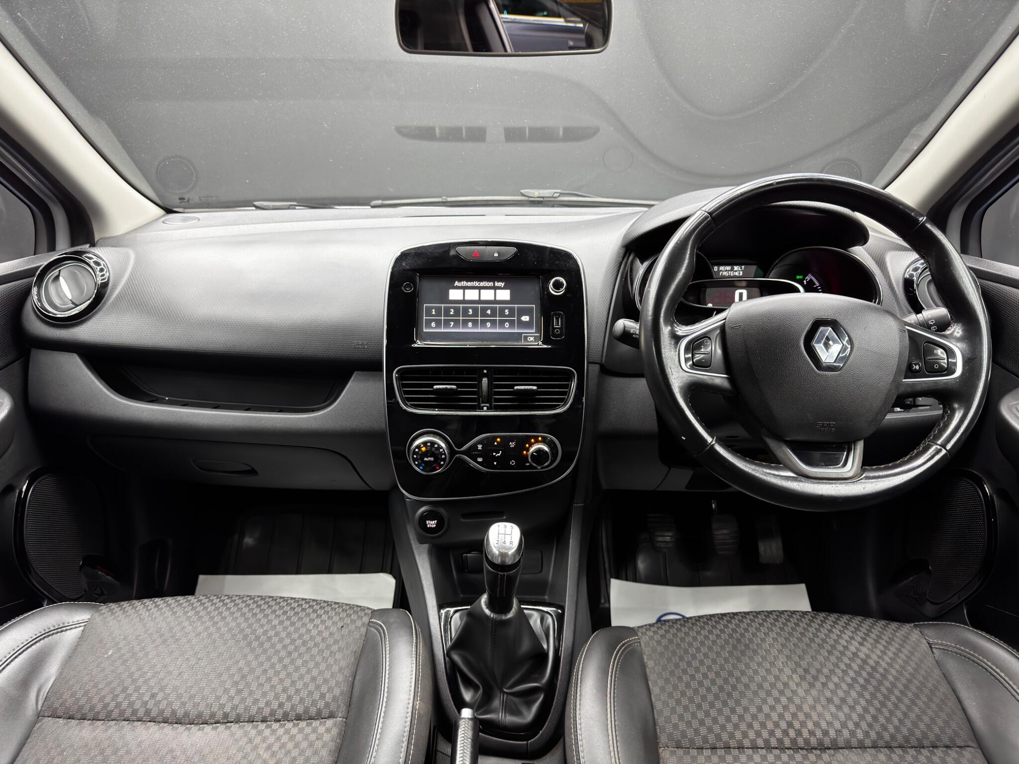 Renault Clio - Image 10