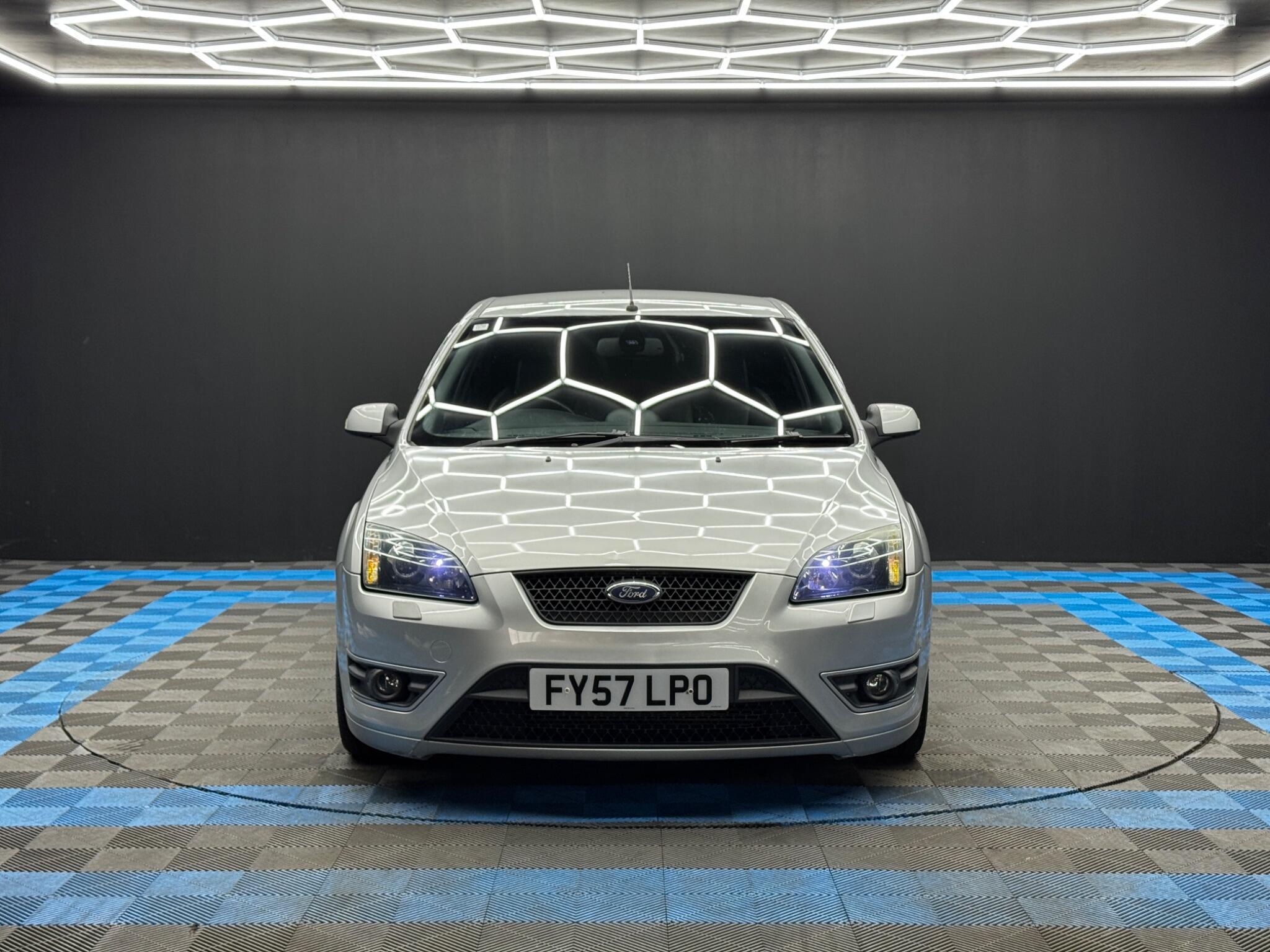 Ford Focus - Image 2