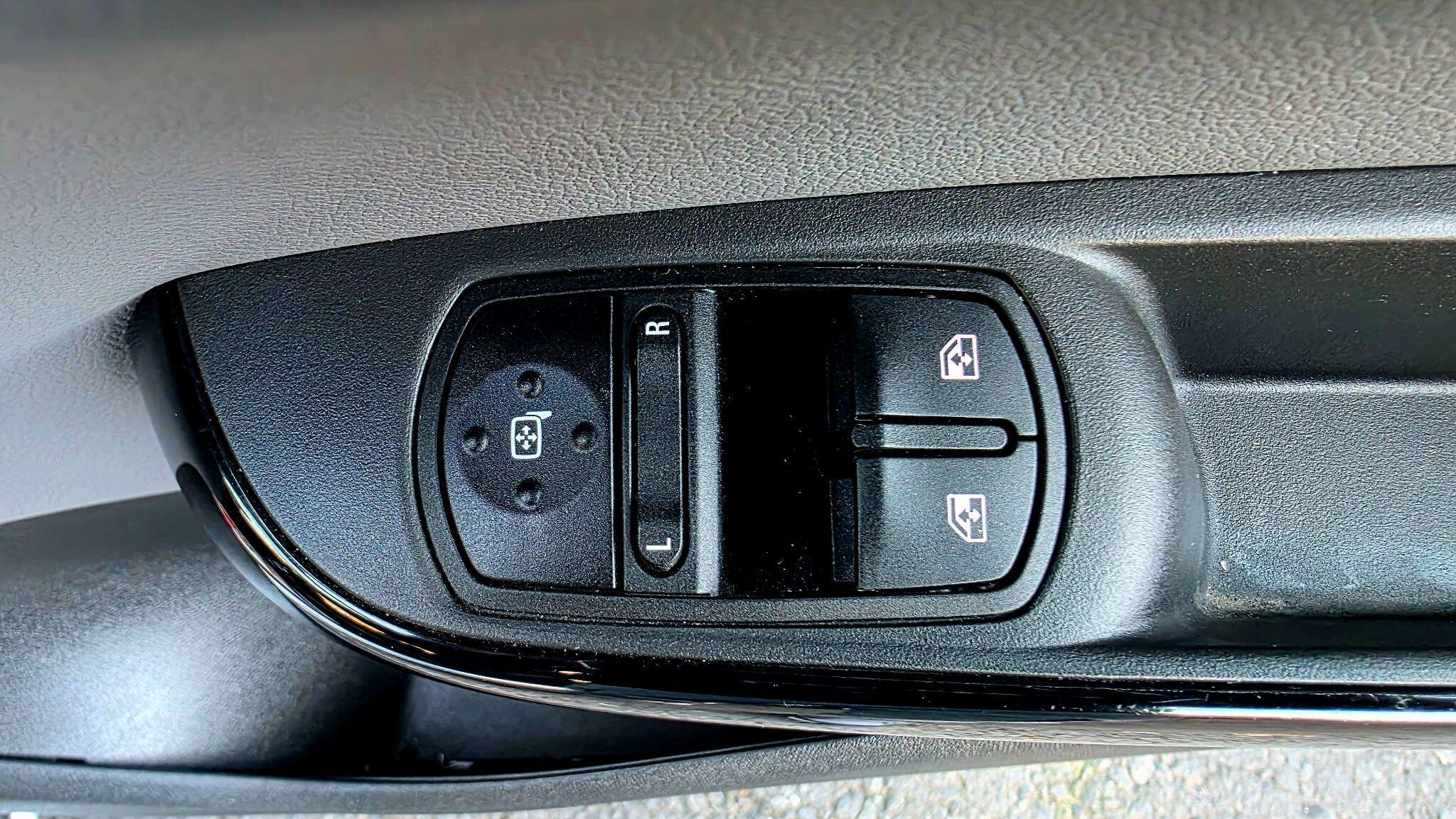 Vauxhall Corsa - Image 20