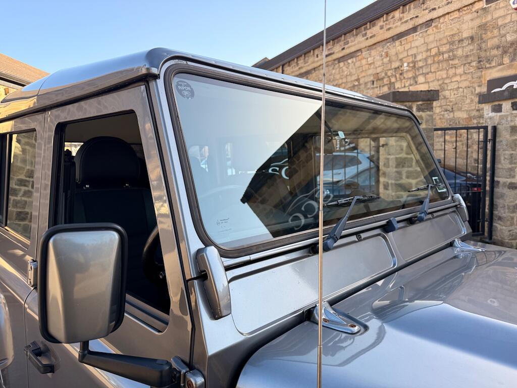 Land Rover Defender 110 - Image 30