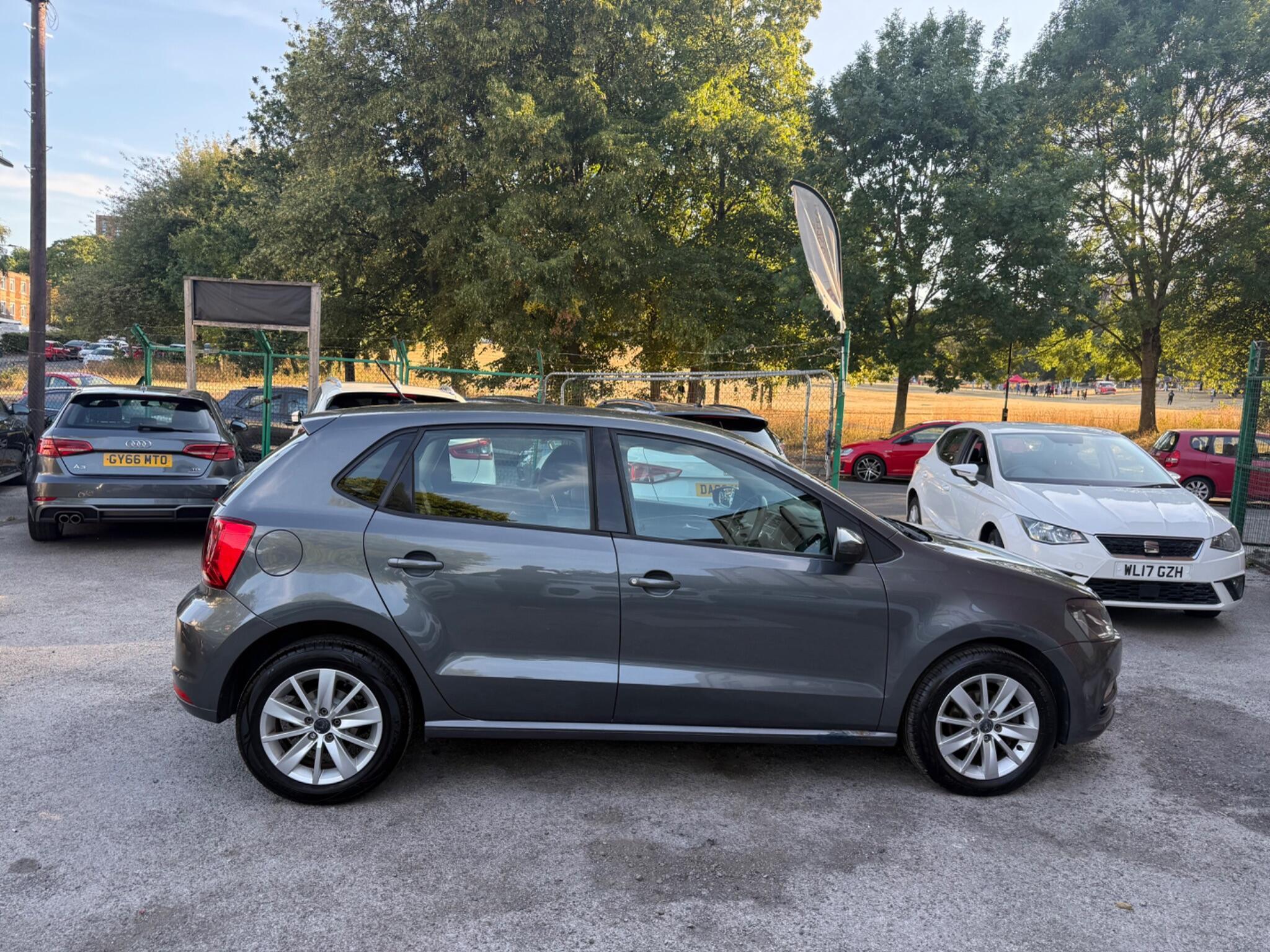 Volkswagen Polo - Image 8