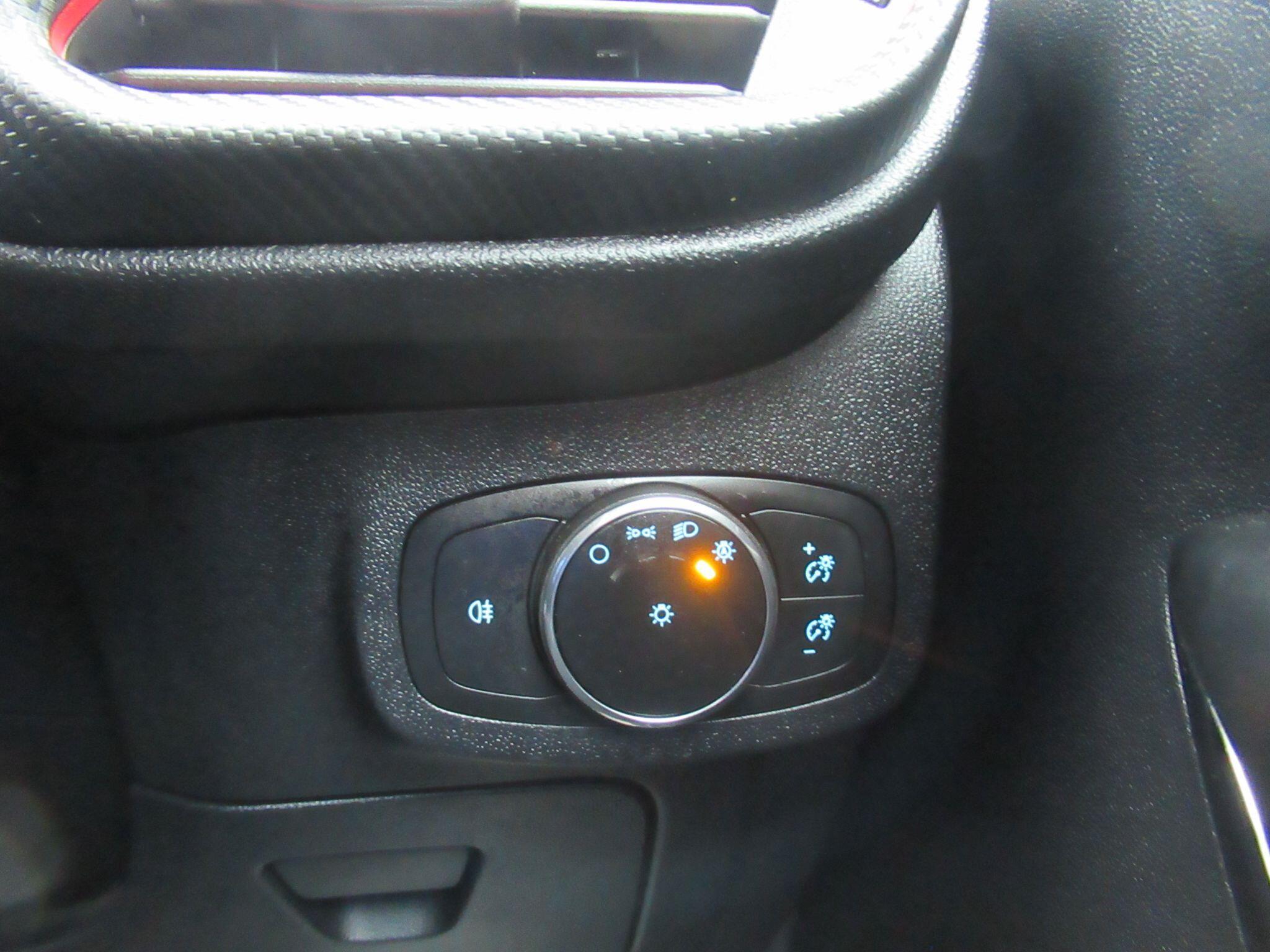 Ford Fiesta - Image 28