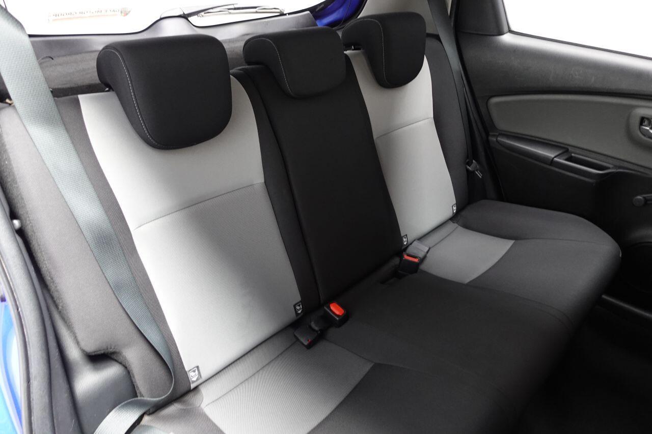 Toyota Yaris - Image 17