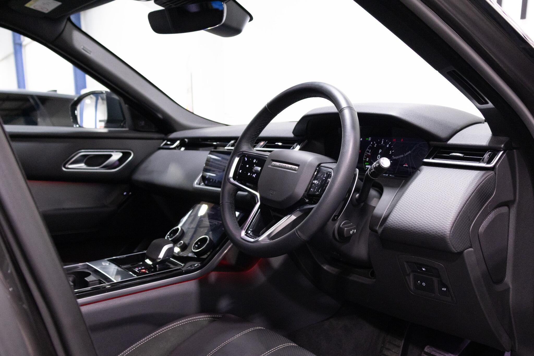 Land Rover Range Rover Velar - Image 13