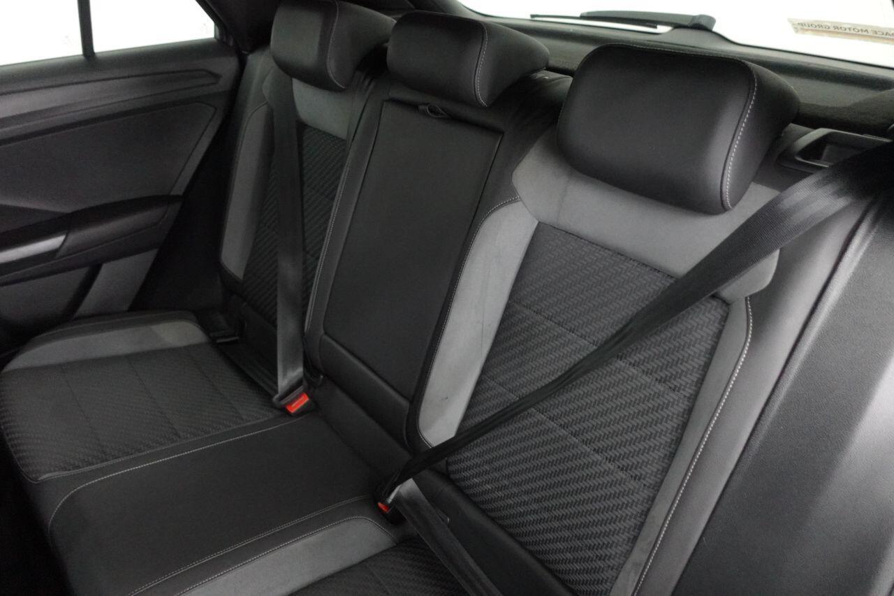 Volkswagen T-Roc - Image 20