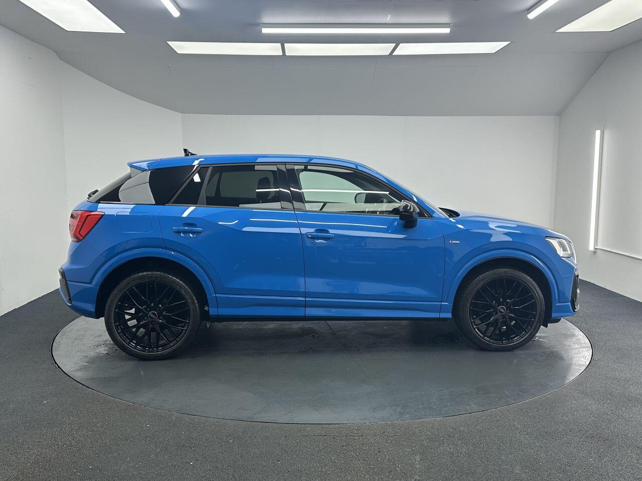 Audi Q2 - Image 10