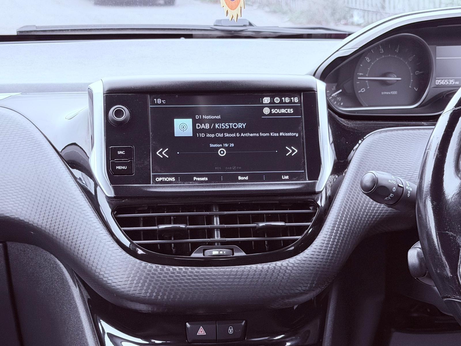 Peugeot 208 - Image 26