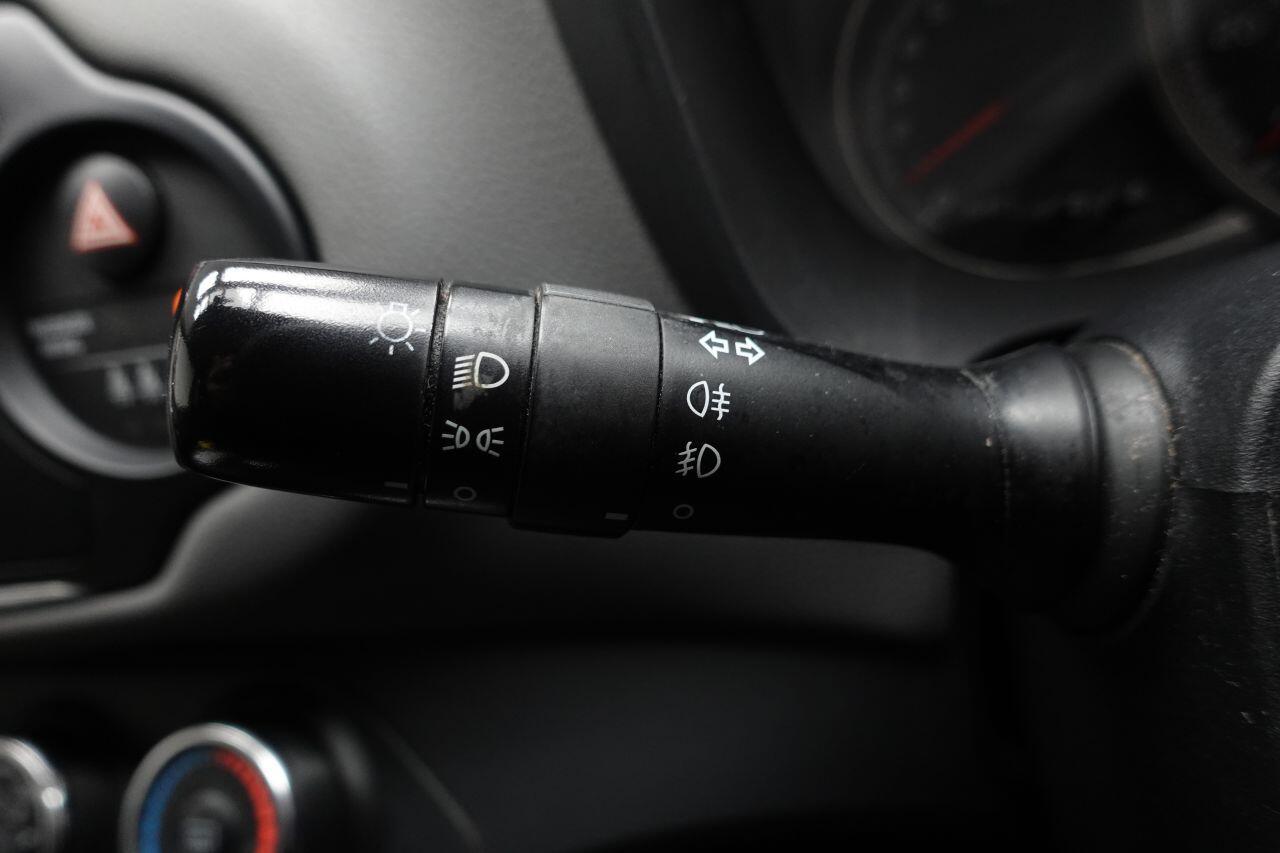 Toyota Yaris - Image 30