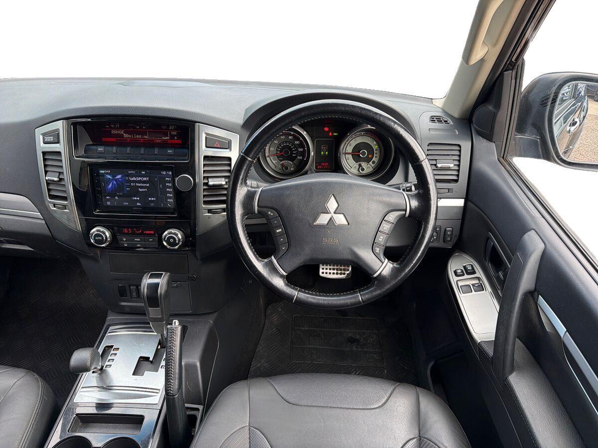 Mitsubishi Shogun - Image 16