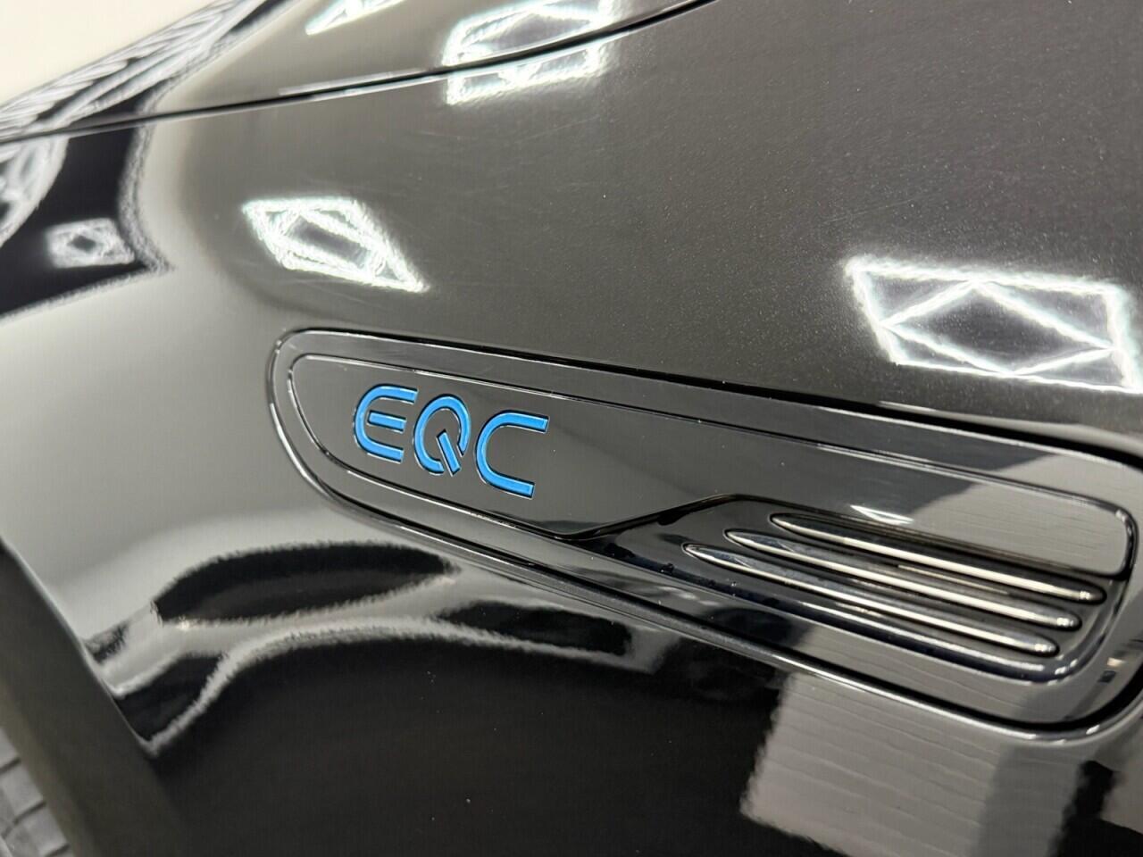 Mercedes Eqc - Image 13