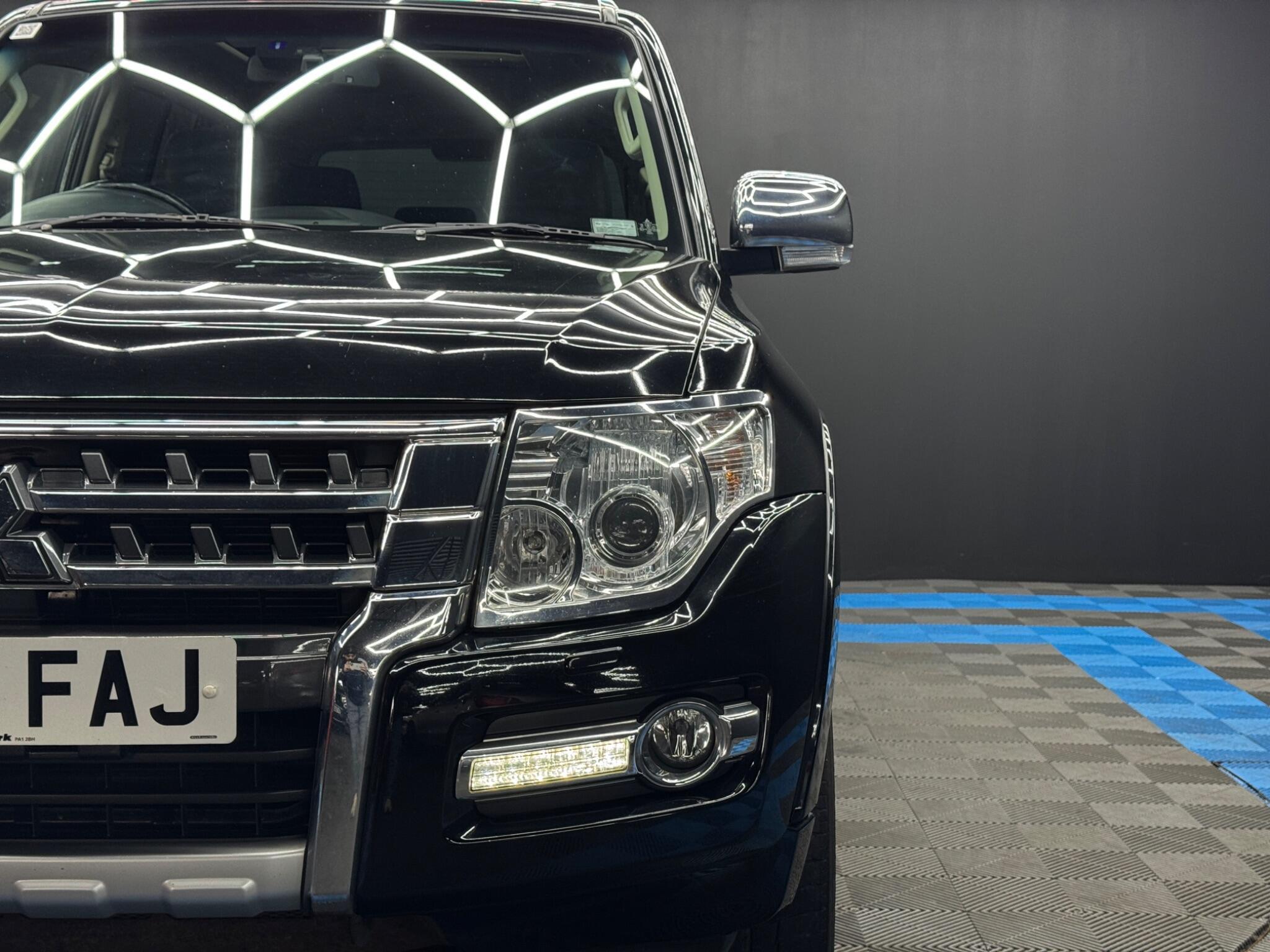 Mitsubishi Shogun - Image 41