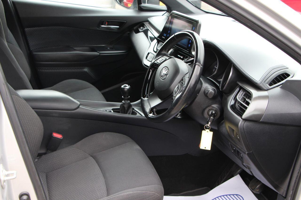 Toyota C-Hr - Image 15