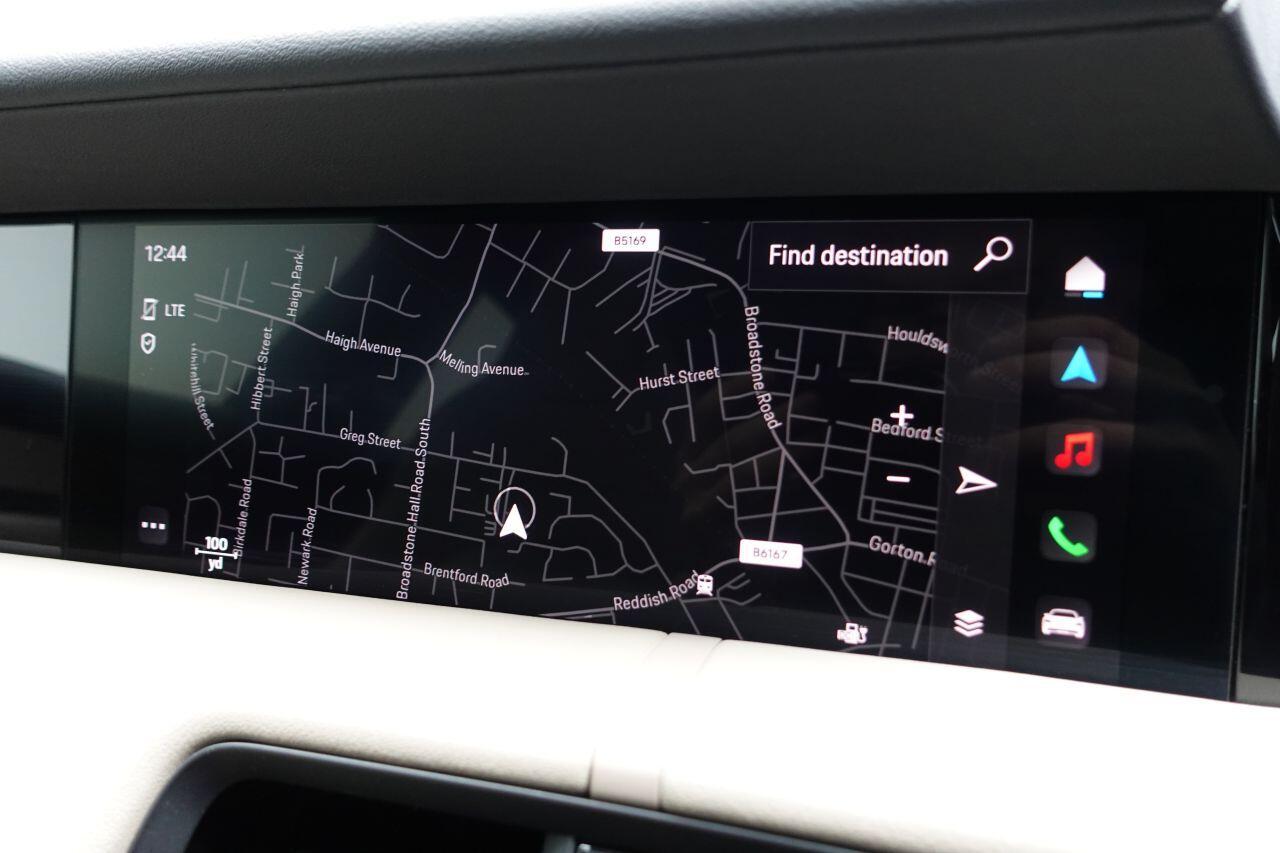 Porsche Taycan - Image 16