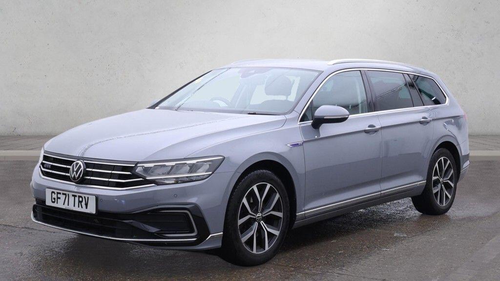 Volkswagen Passat - Image 2