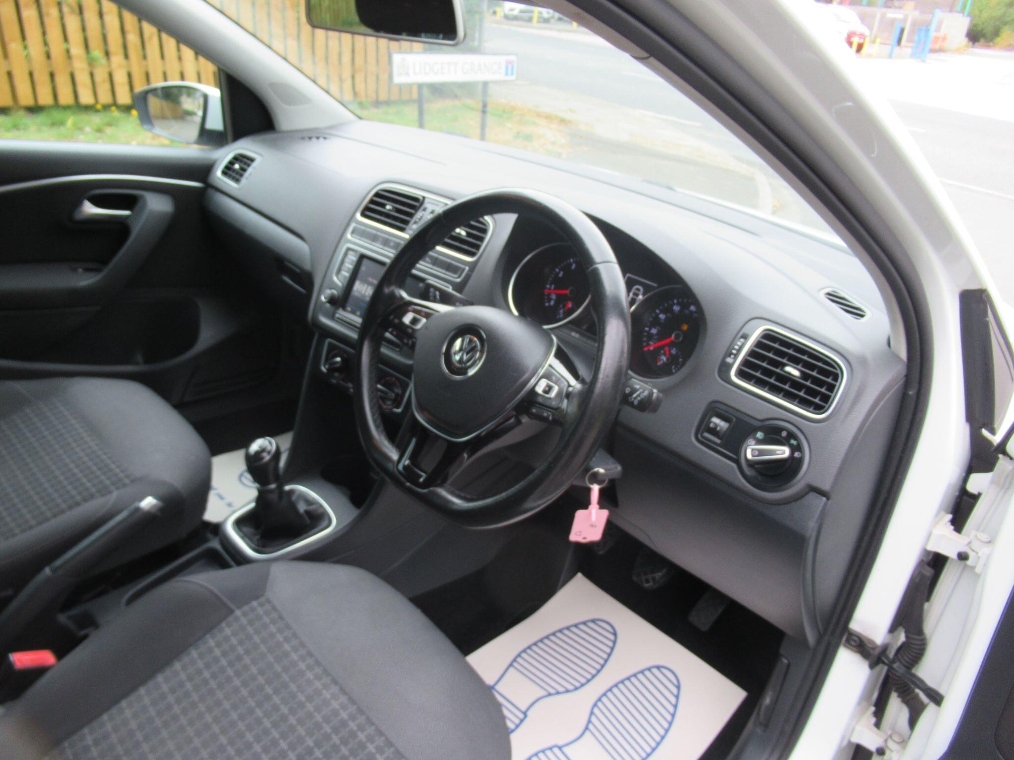 Volkswagen Polo - Image 18