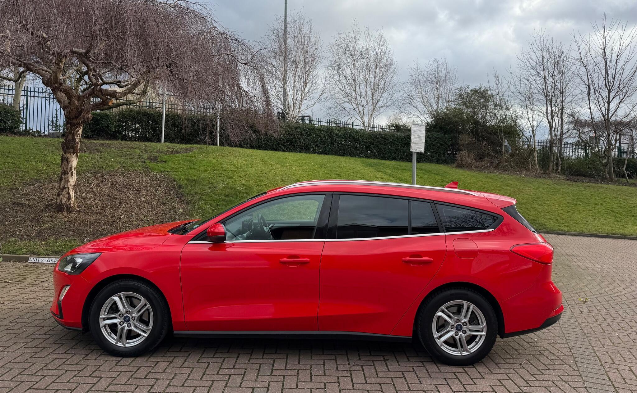 Ford Focus - Image 10