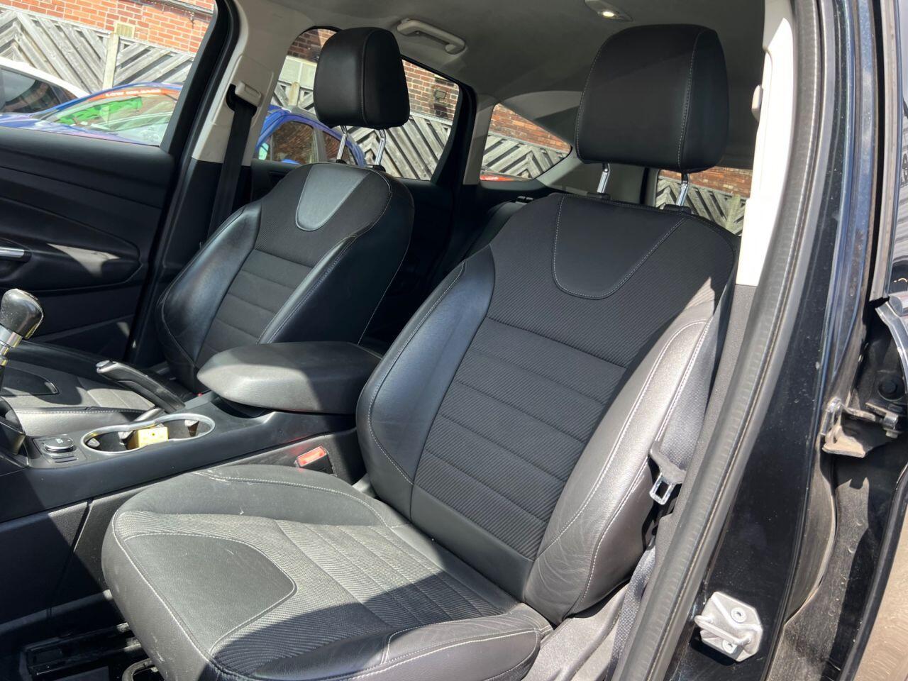 Ford Kuga - Image 16