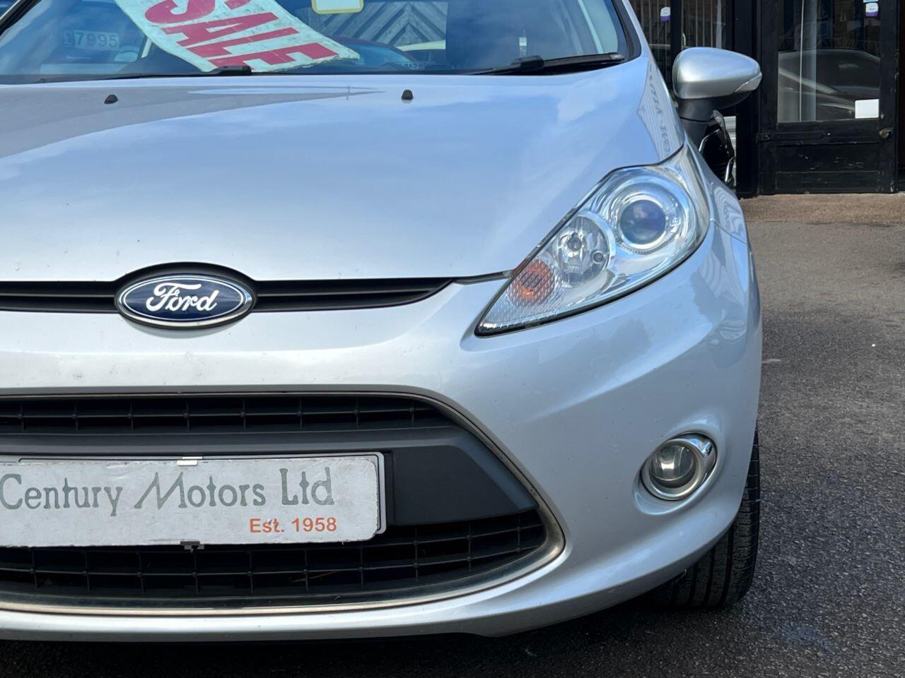 Ford Fiesta - Image 10