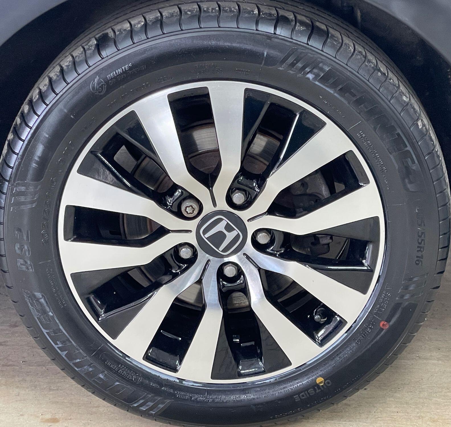 Honda Civic - Image 15