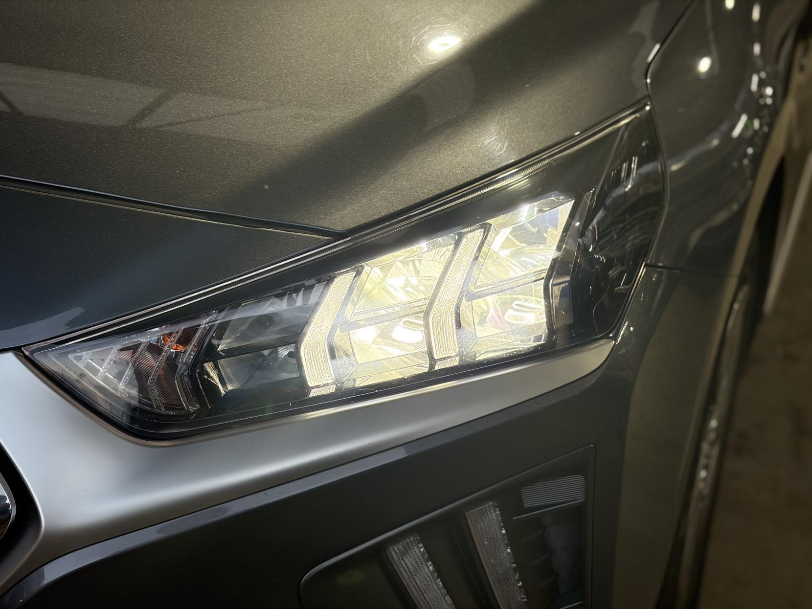 Hyundai Ioniq - Image 10