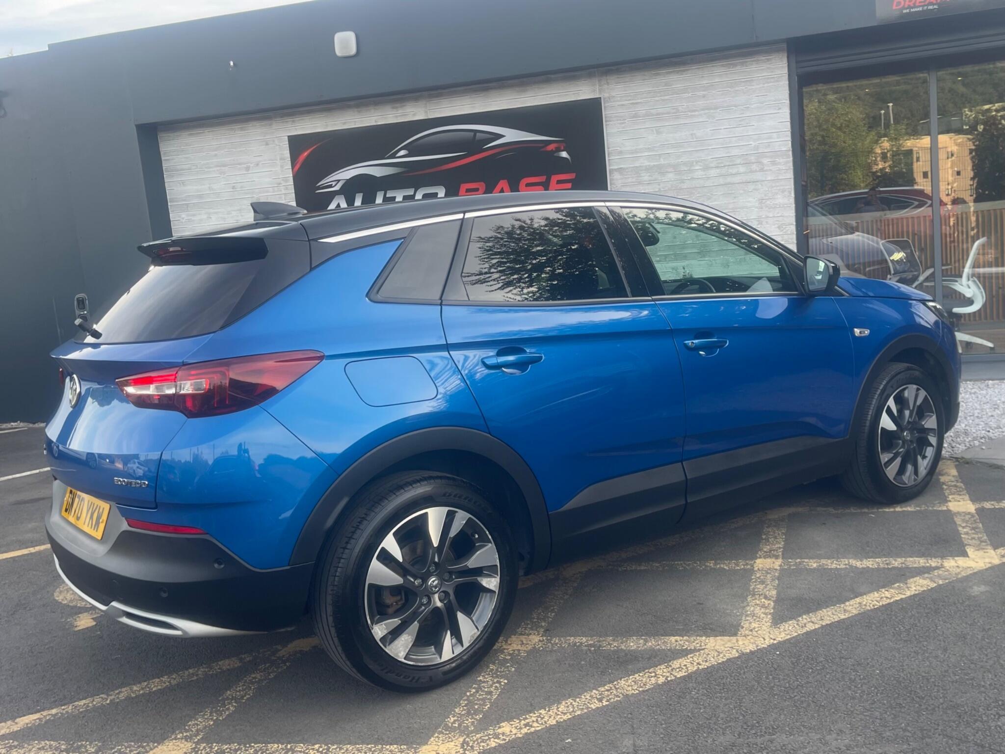 Vauxhall Grandland X - Image 17