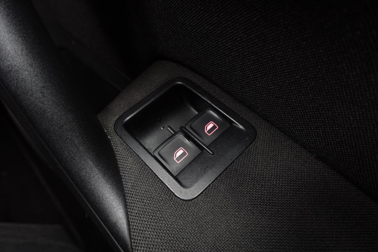 Volkswagen Polo - Image 27