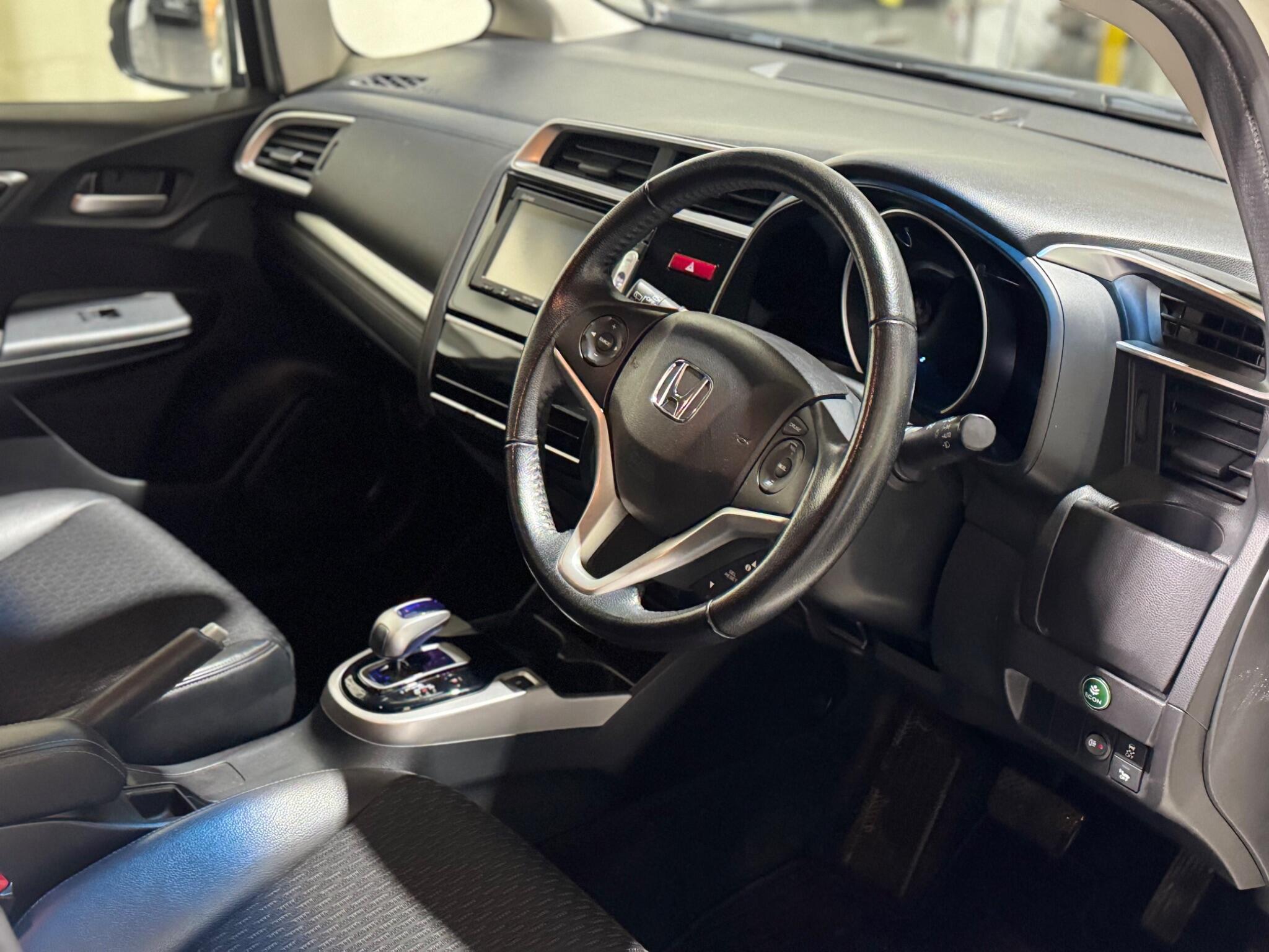 Honda FIT - Image 33