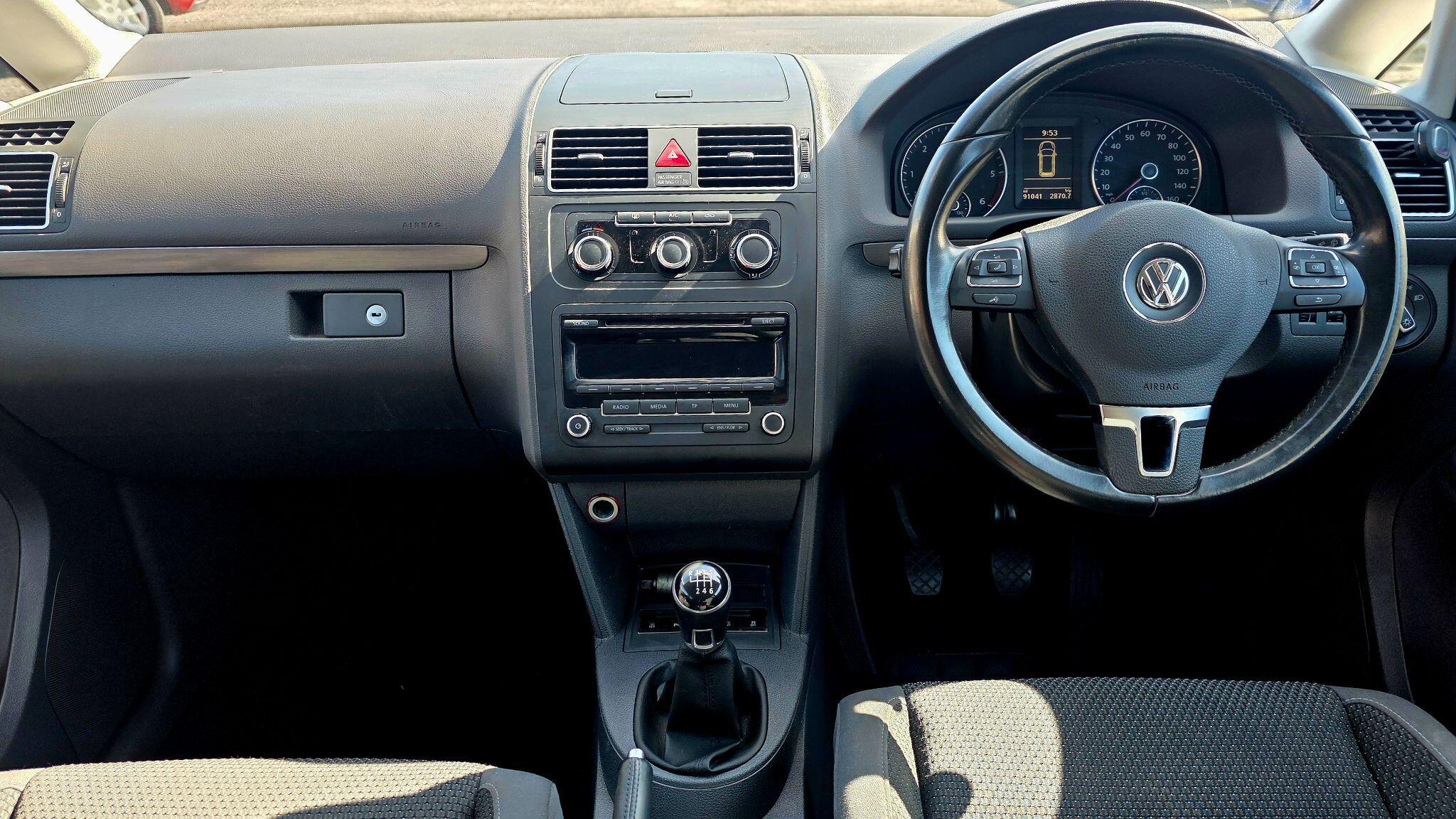 Volkswagen Touran - Image 21