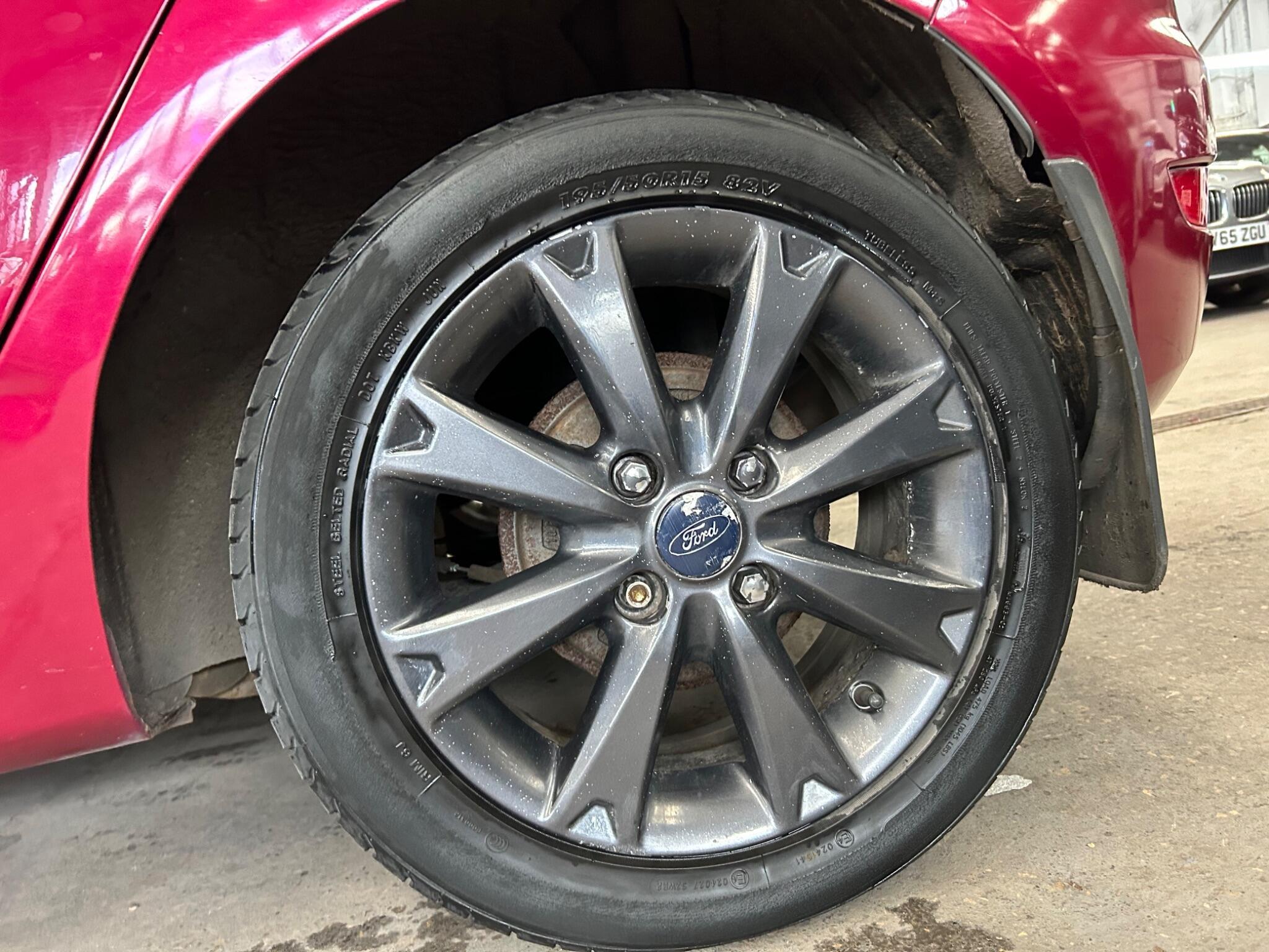 Ford Fiesta - Image 23