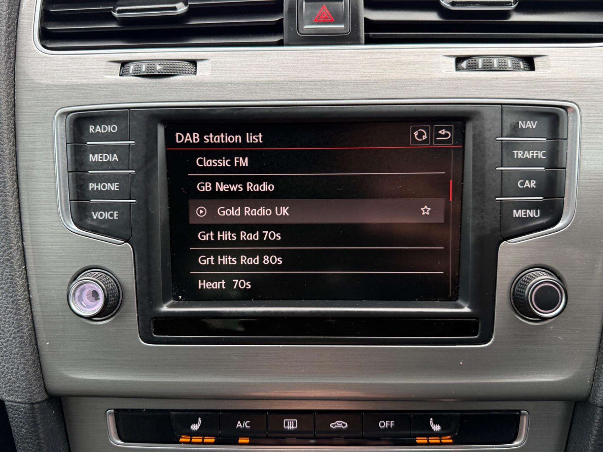 Volkswagen Golf - Image 31