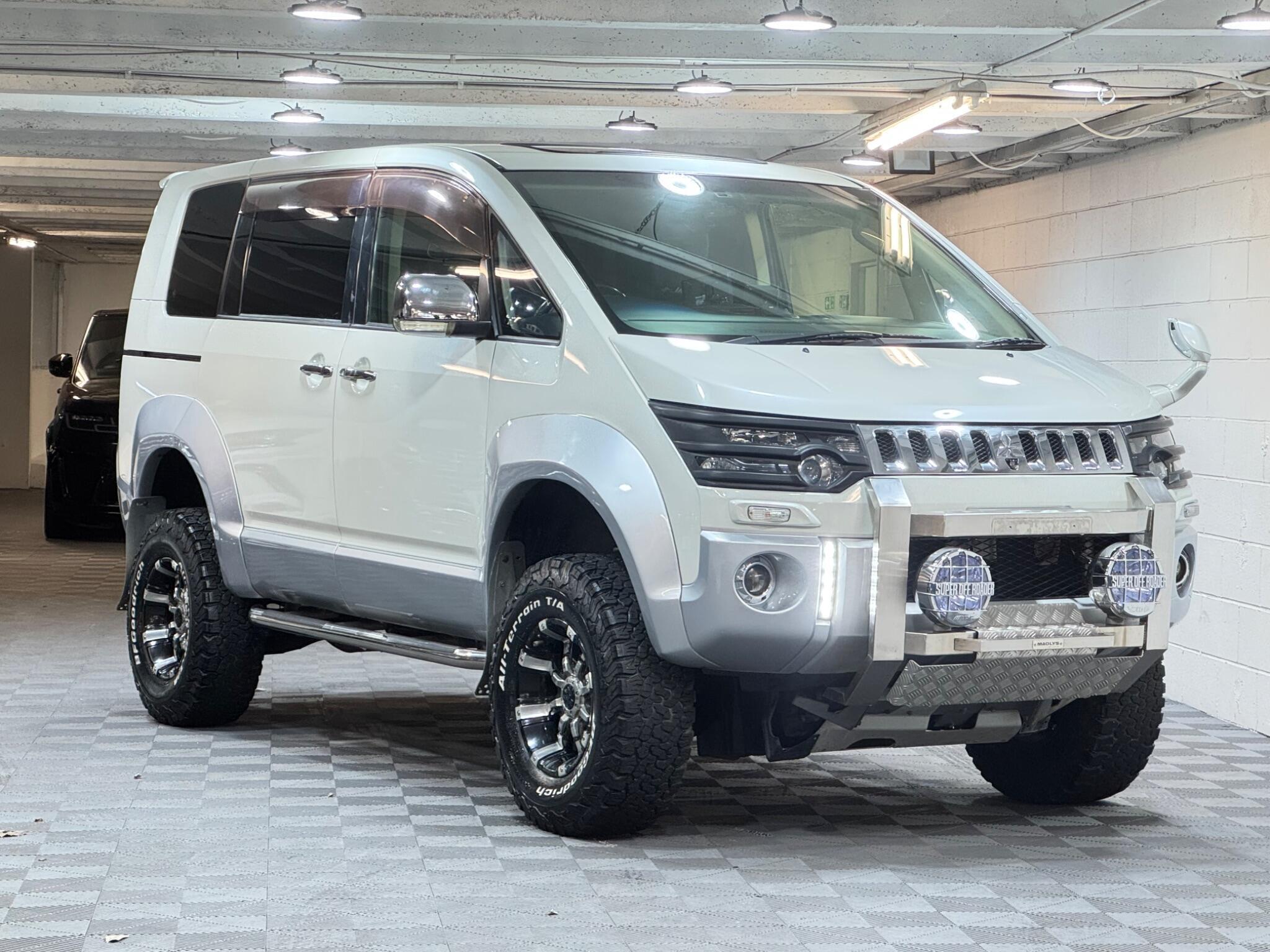 Mitsubishi Delica - Image 13