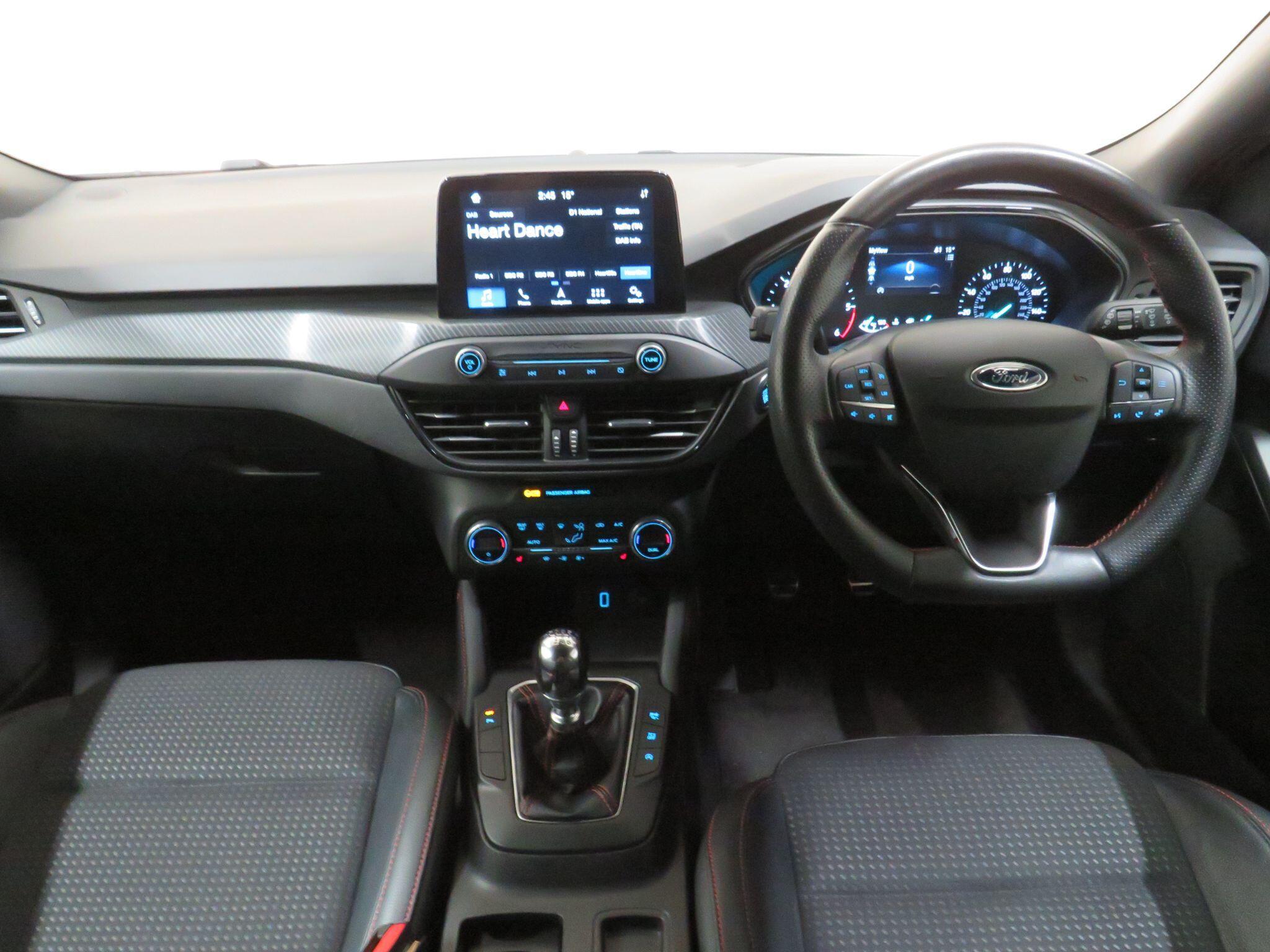 Ford Focus - Image 13