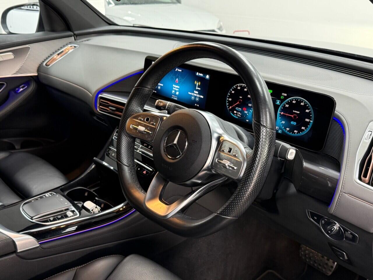 Mercedes Eqc - Image 15
