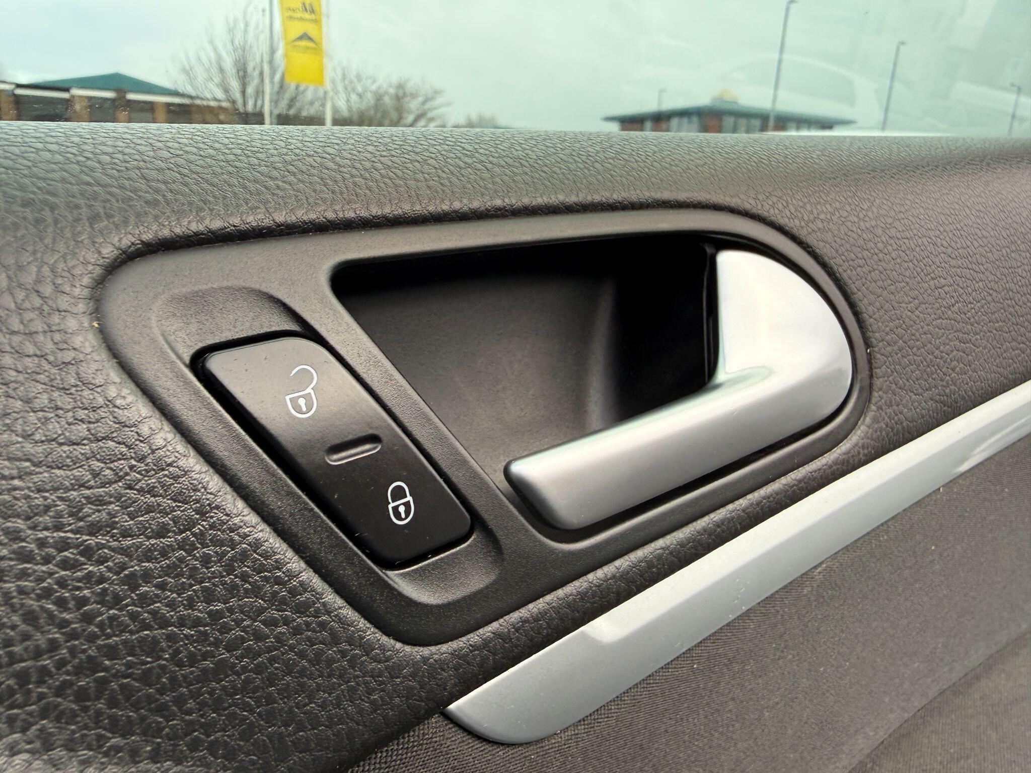 Volkswagen Tiguan - Image 62