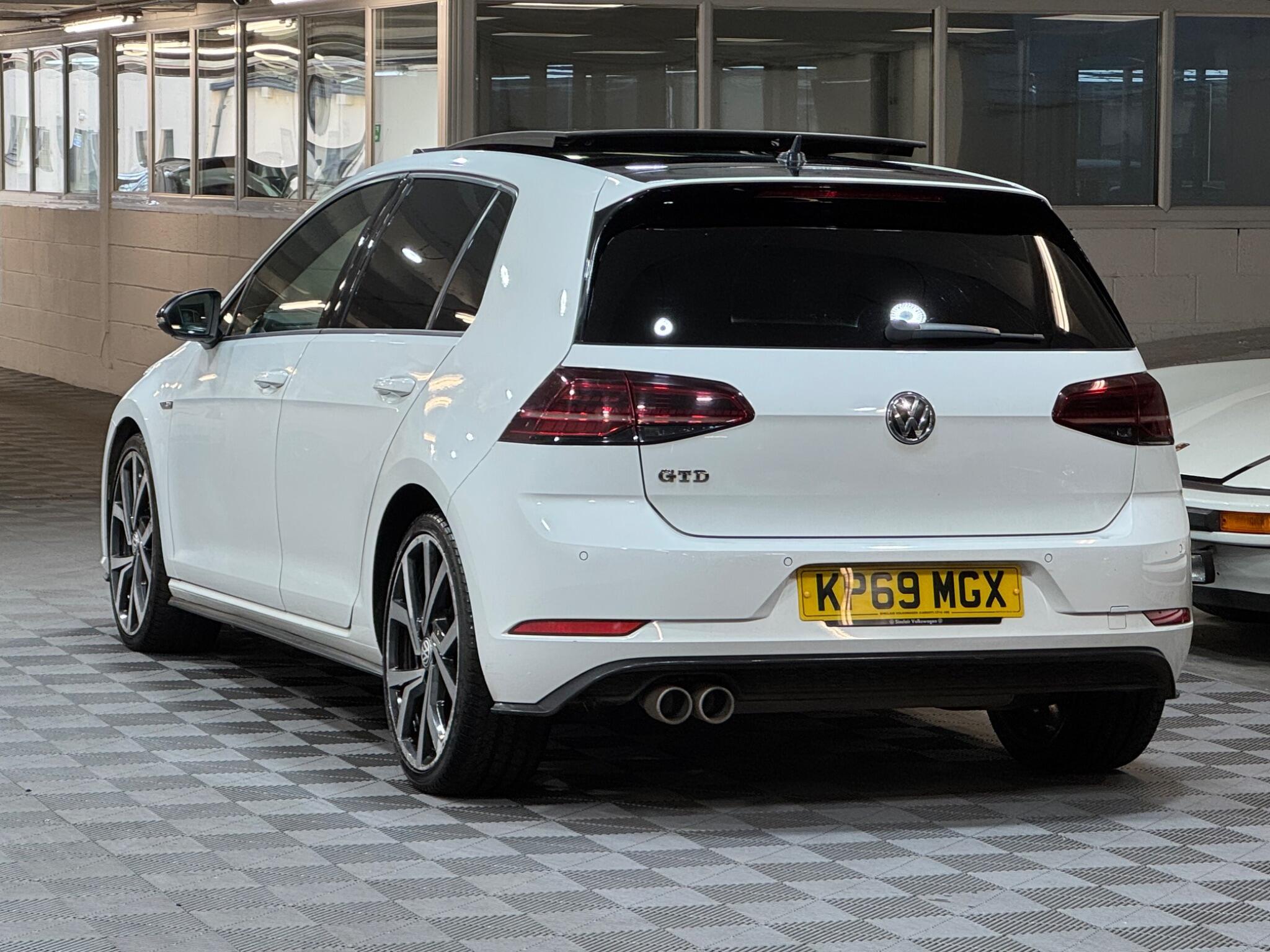 Volkswagen Golf - Image 3