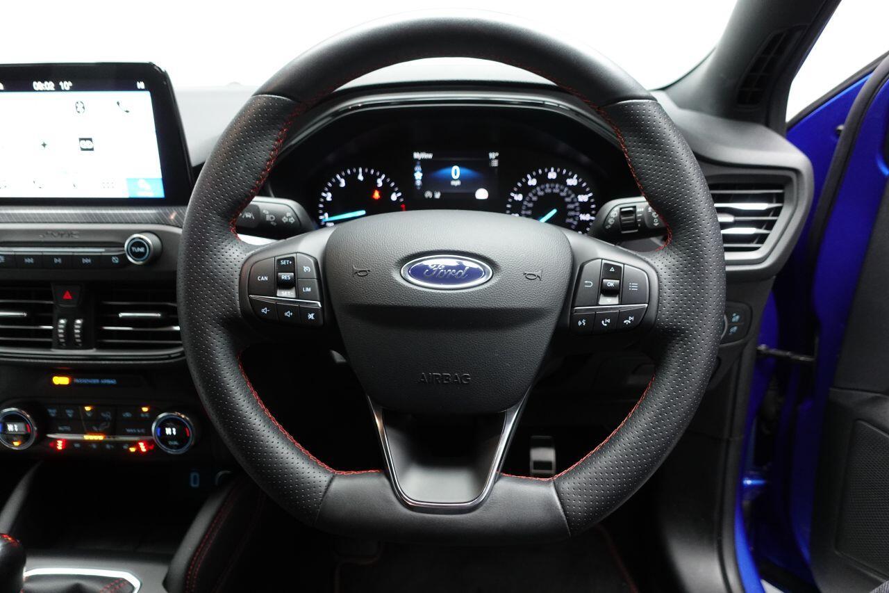 Ford Focus - Image 30