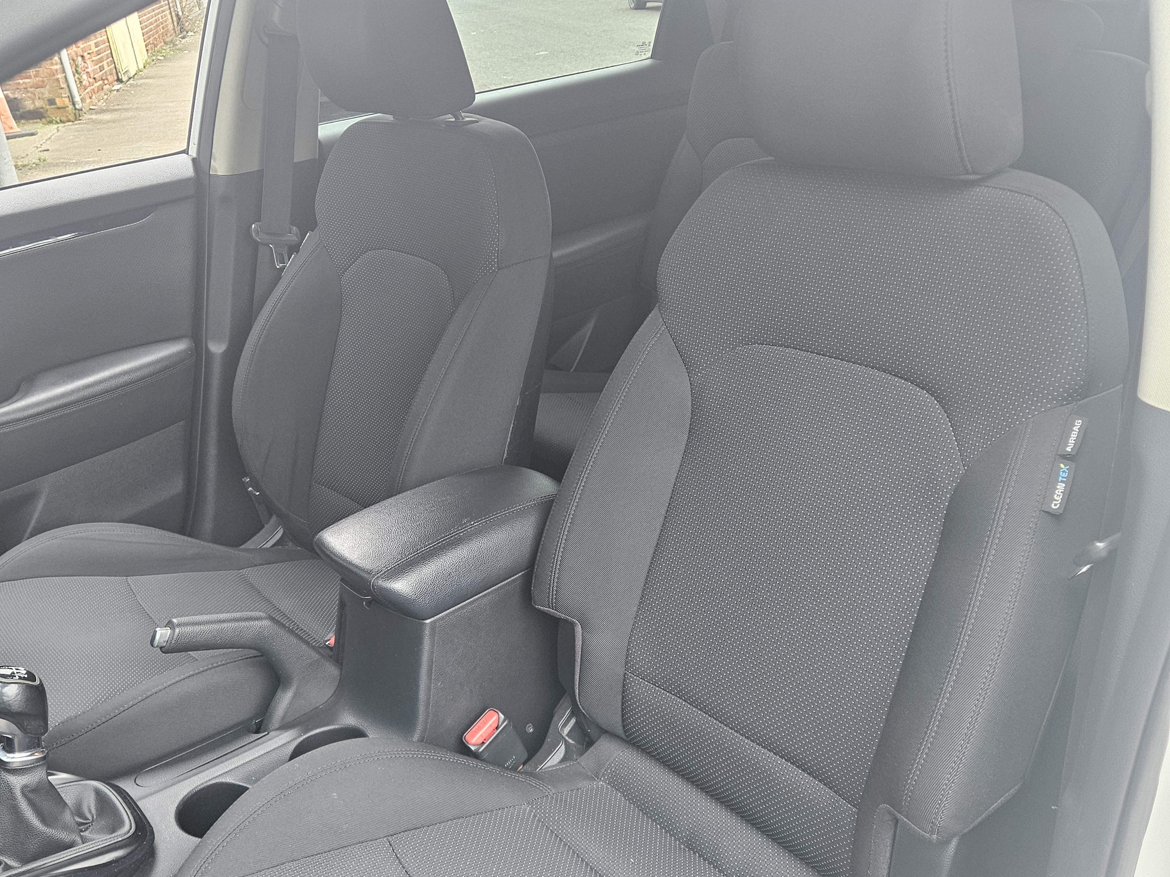 Kia Carens - Image 19