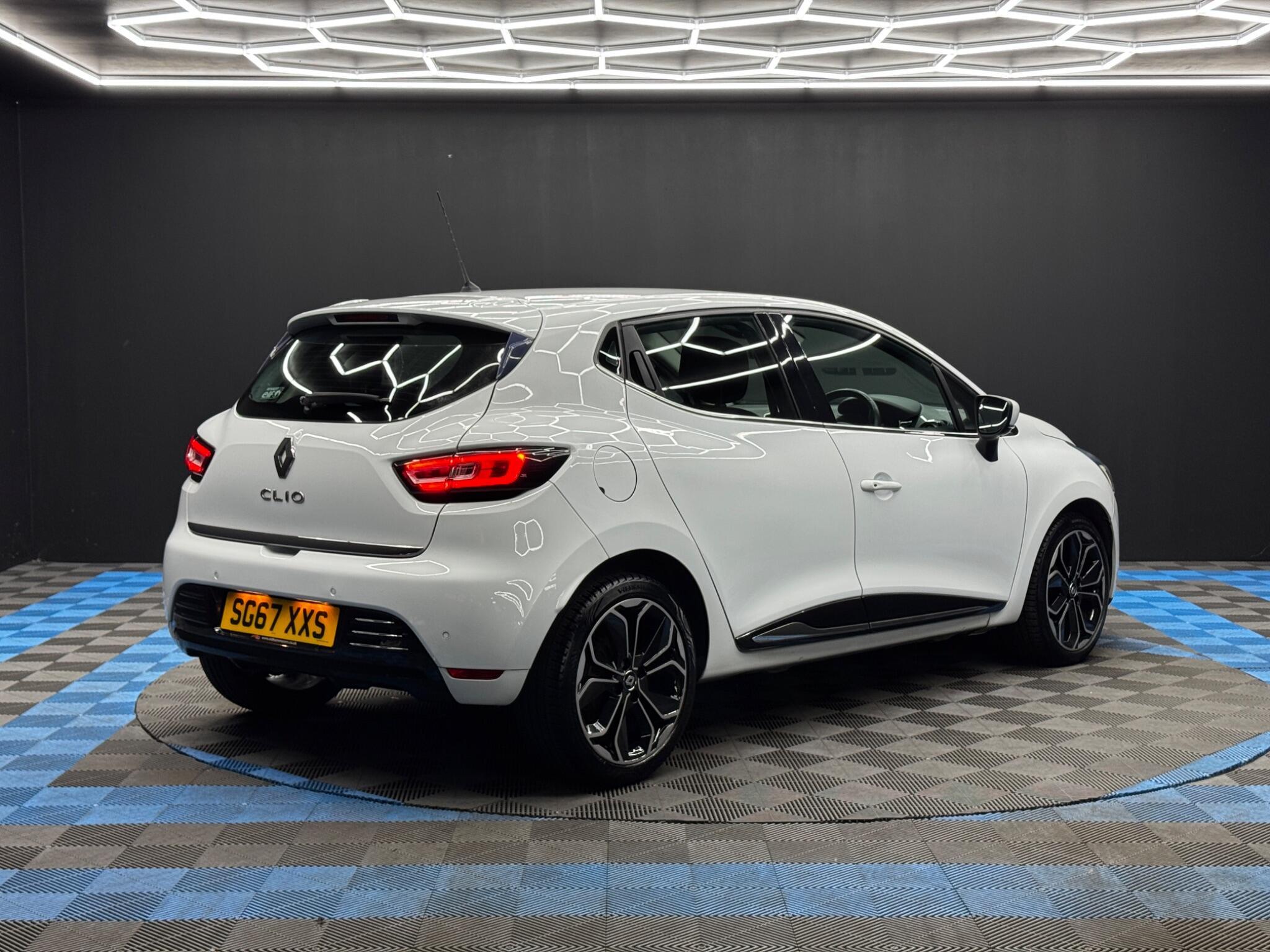 Renault Clio - Image 5