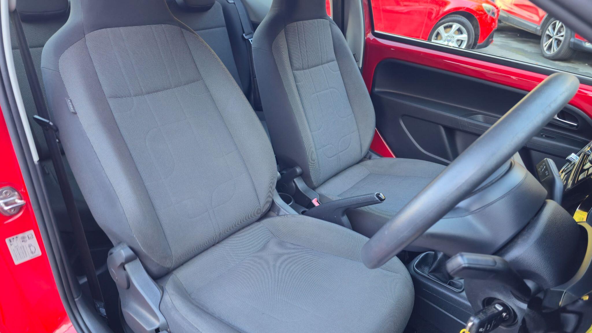 Volkswagen up! - Image 12