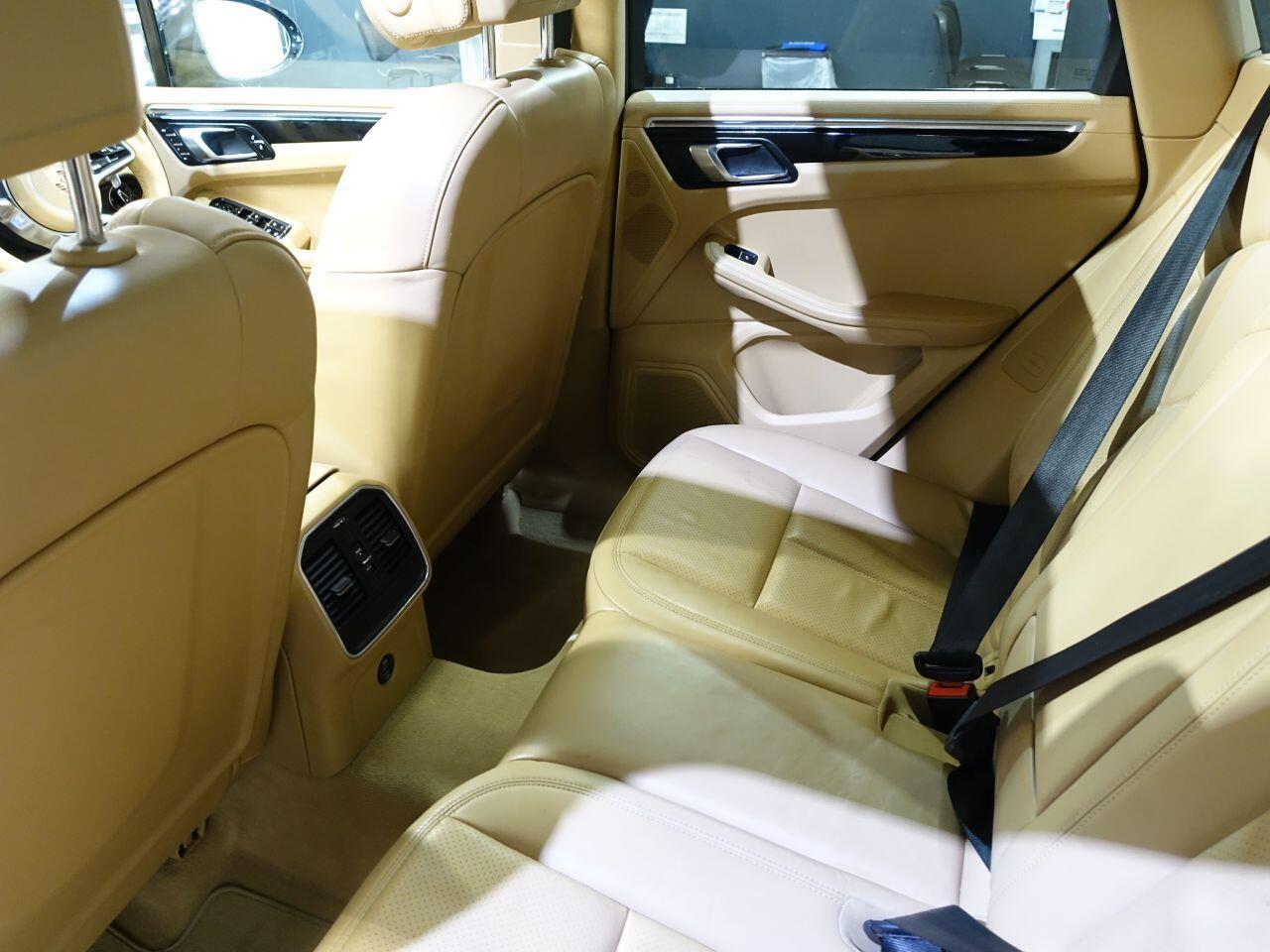 Porsche Macan - Image 23