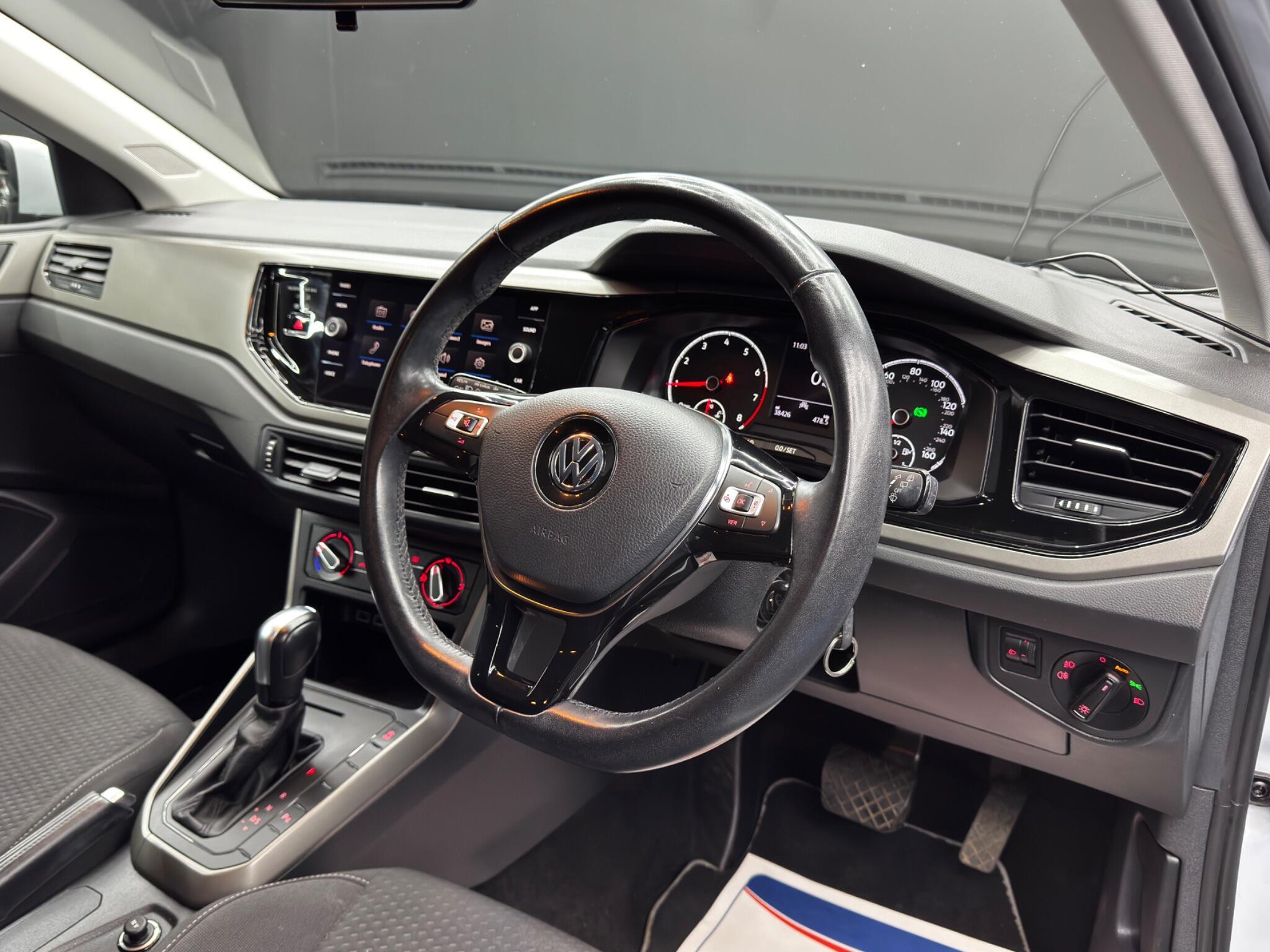 Volkswagen Polo - Image 9